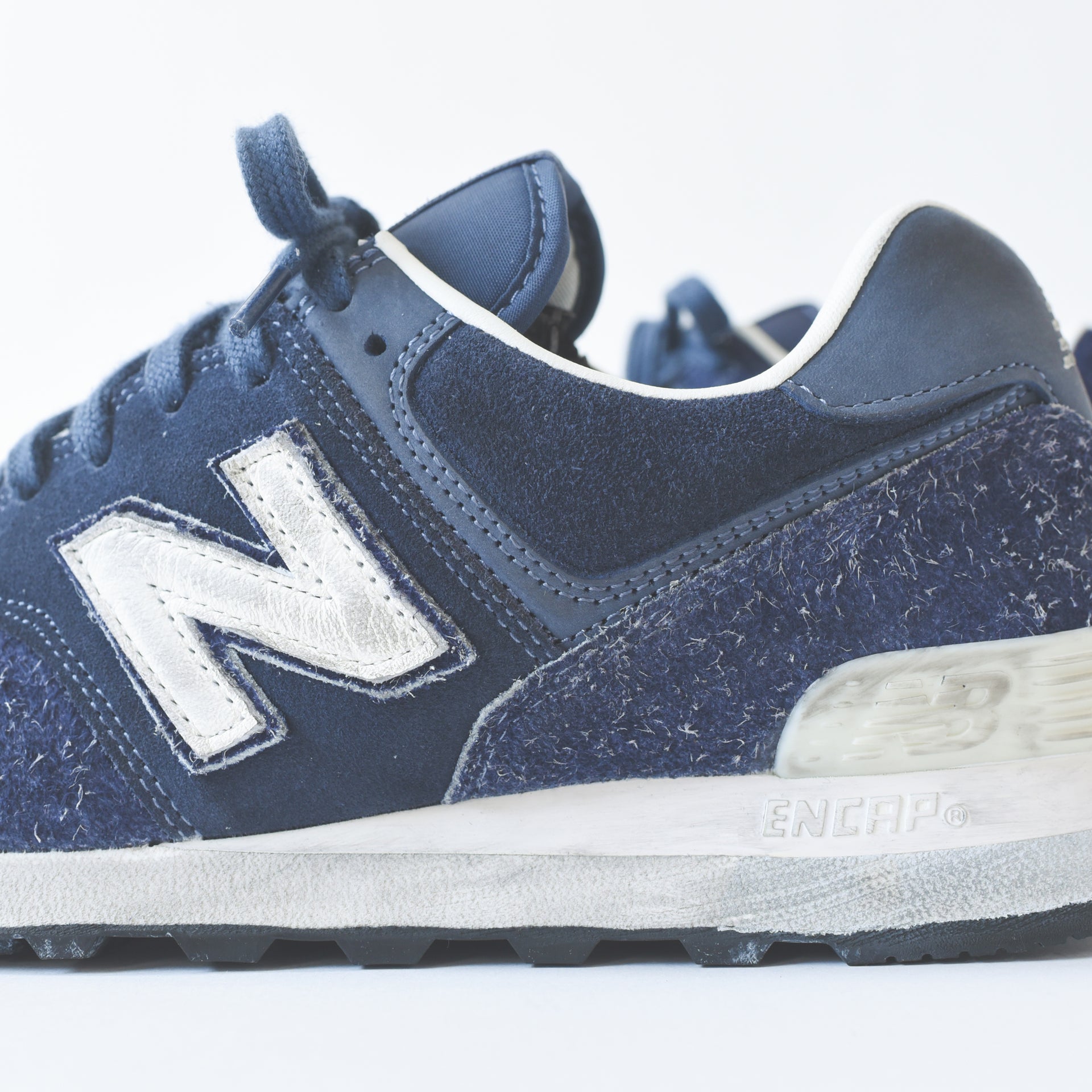 New Balance Invincible ML574 - Navy