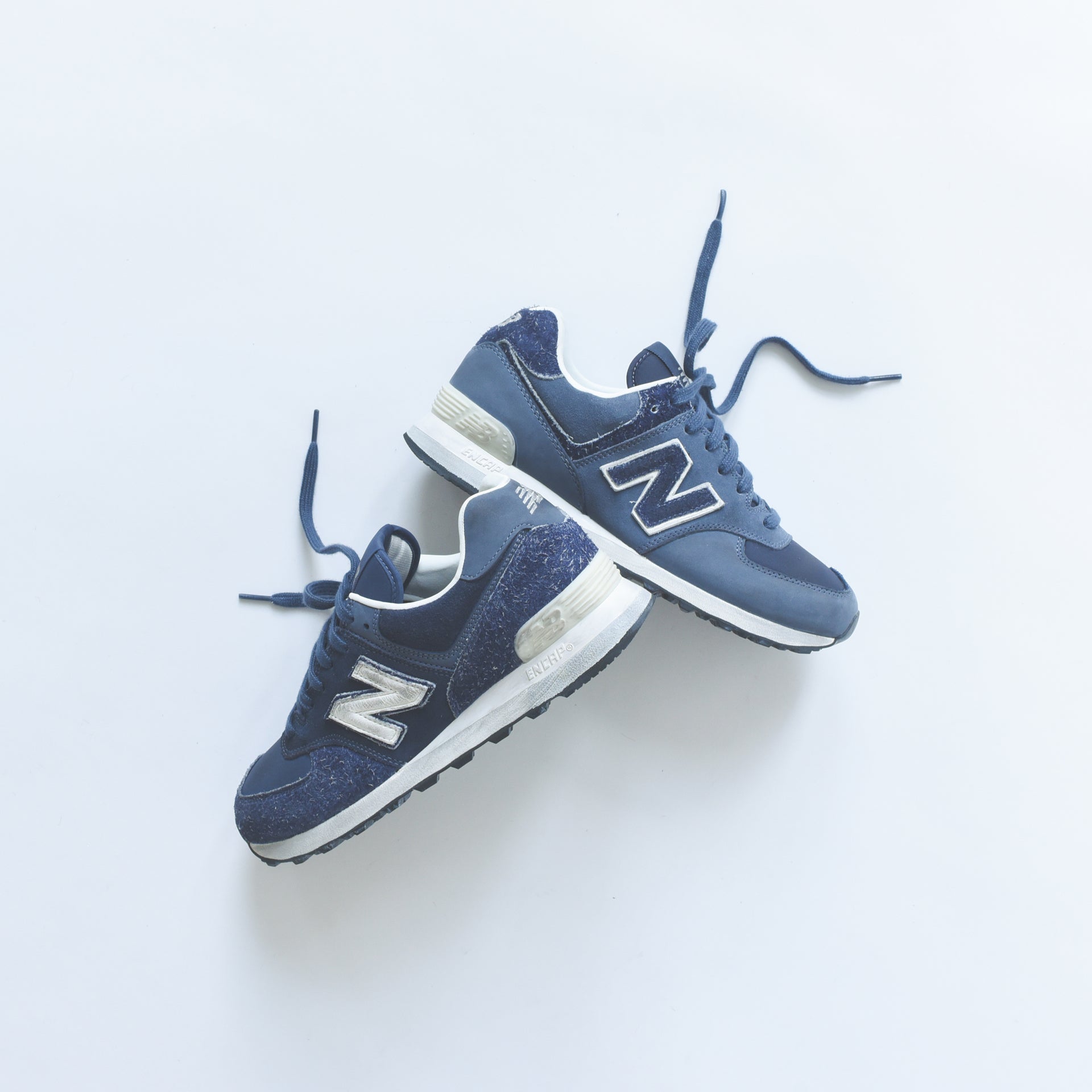 New Balance Invincible ML574 - Navy