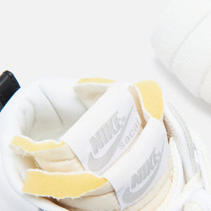 Nike x Sacai Blazer Mid - White / Wolf Grey / Pure Platinum