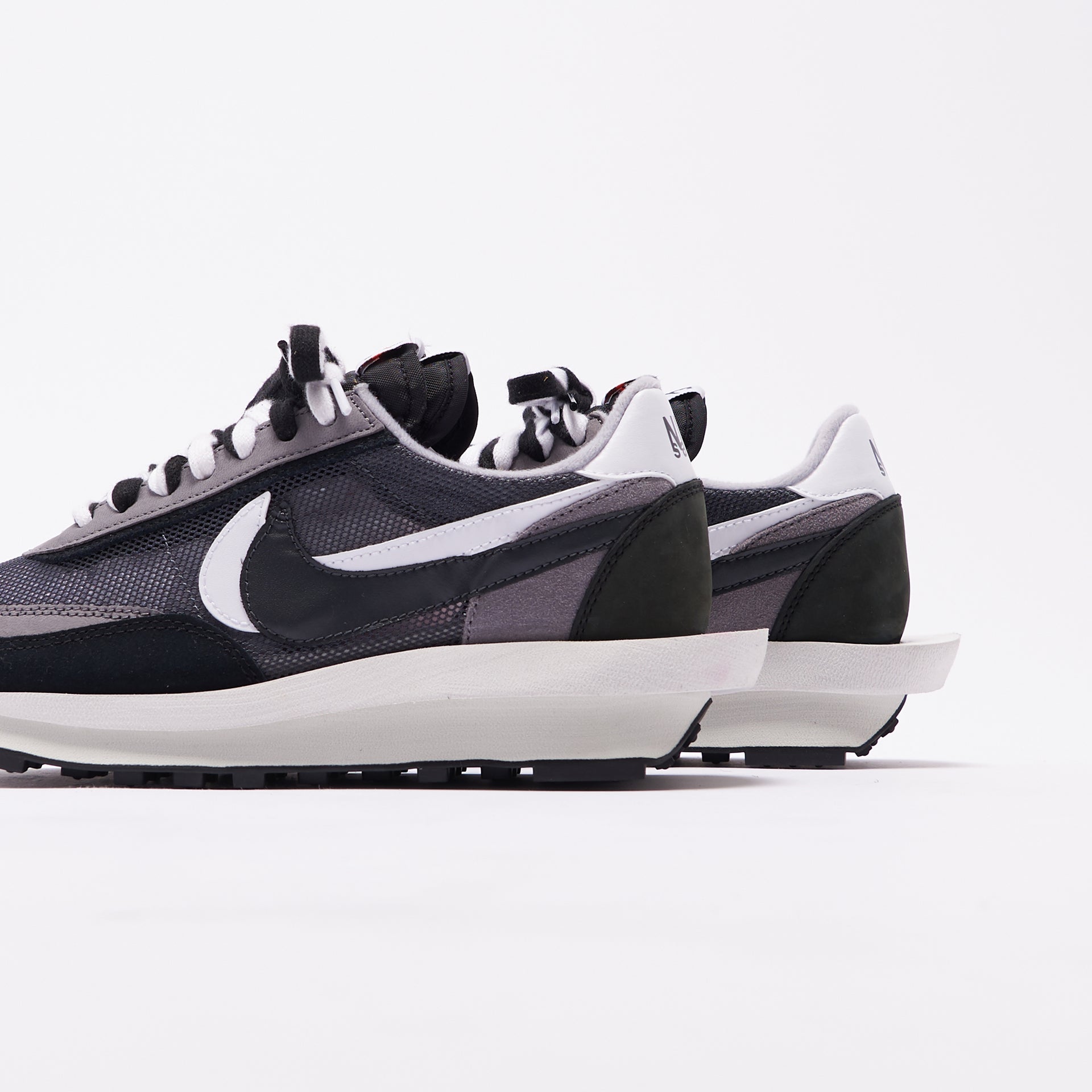 Nike x Sacai LDWaffle - Black / Anthracite / White / Gunsmoke