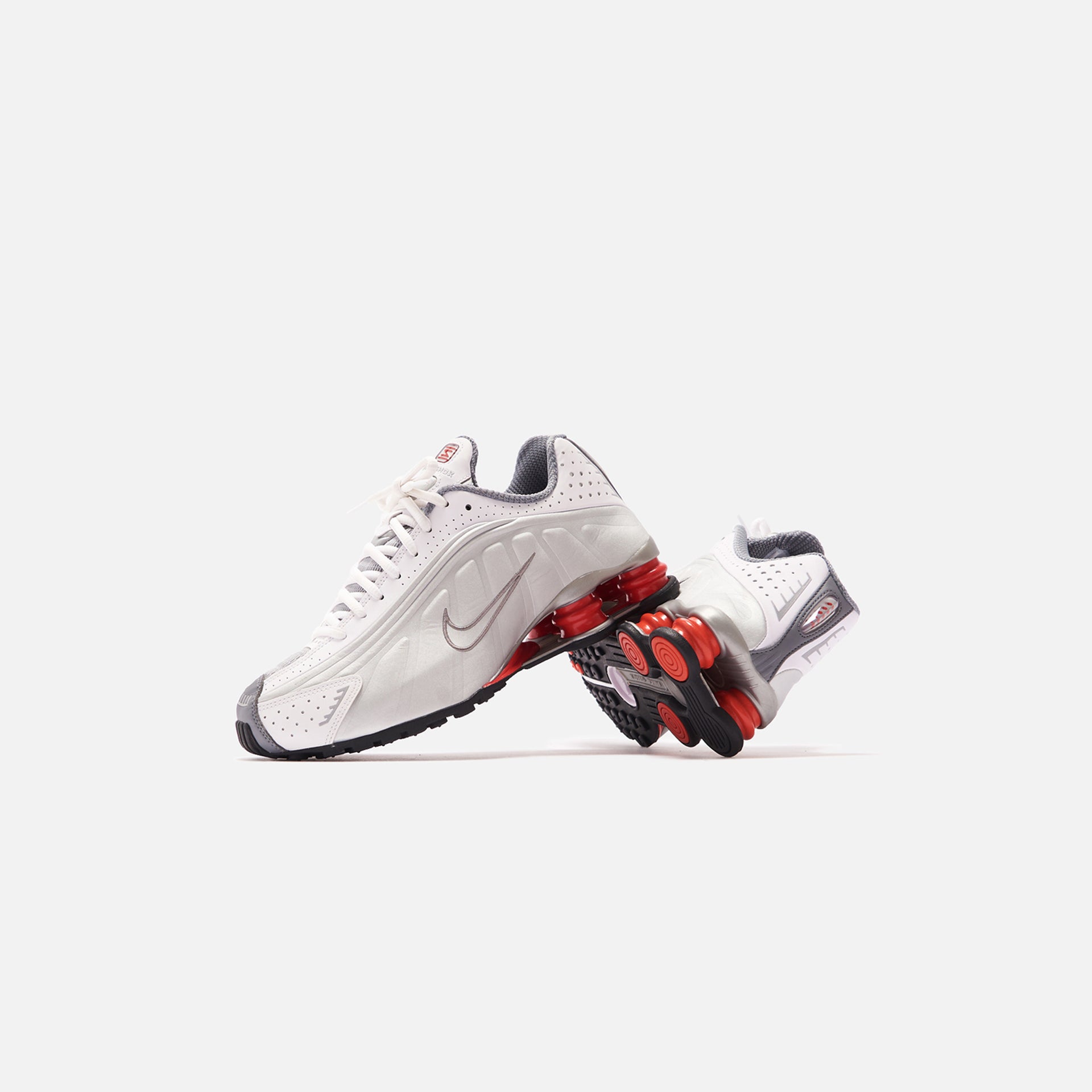 Nike Shox R4 - White / Metallic Silver / Comet