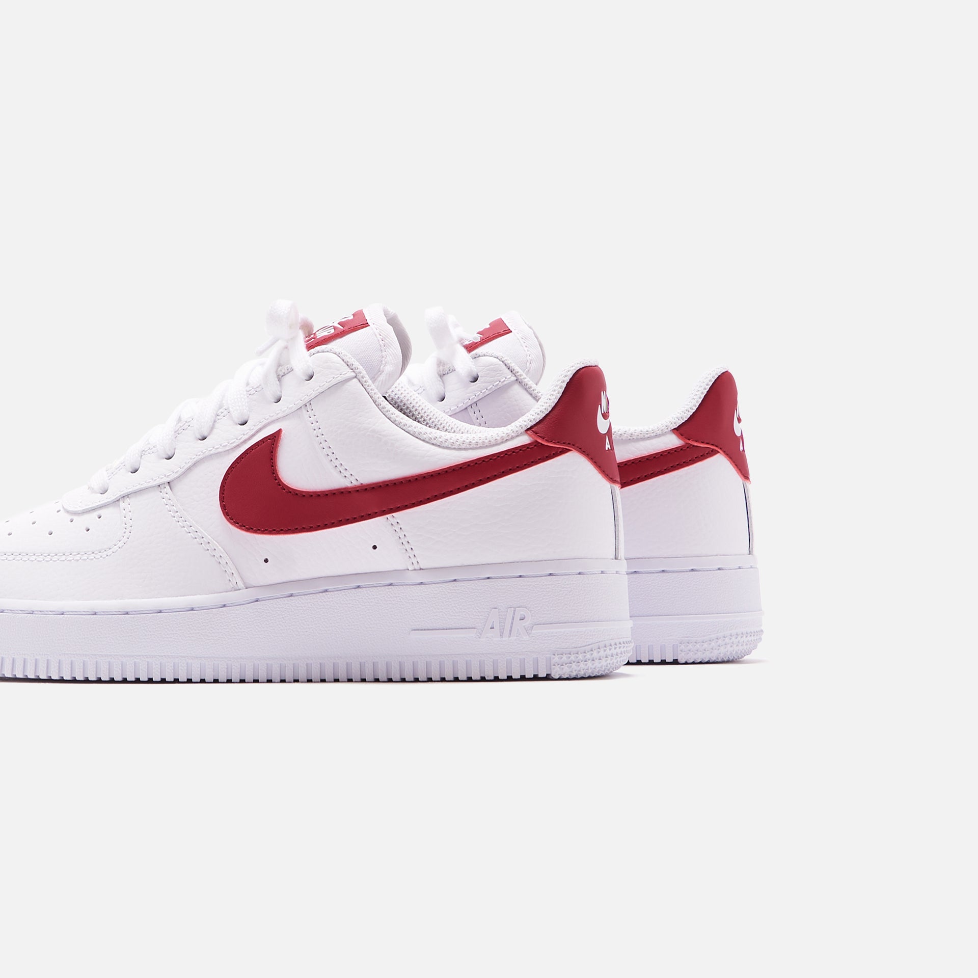 Nike WMNS Air Force 1 '07 Low - White / Noble Red