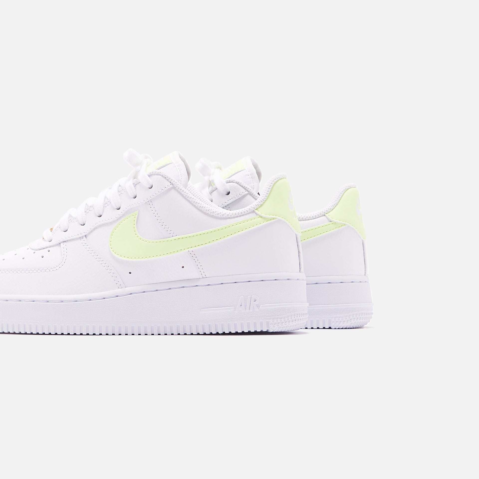 Nike WMNS Air Force 1 '07 Low - White / Barely Volt