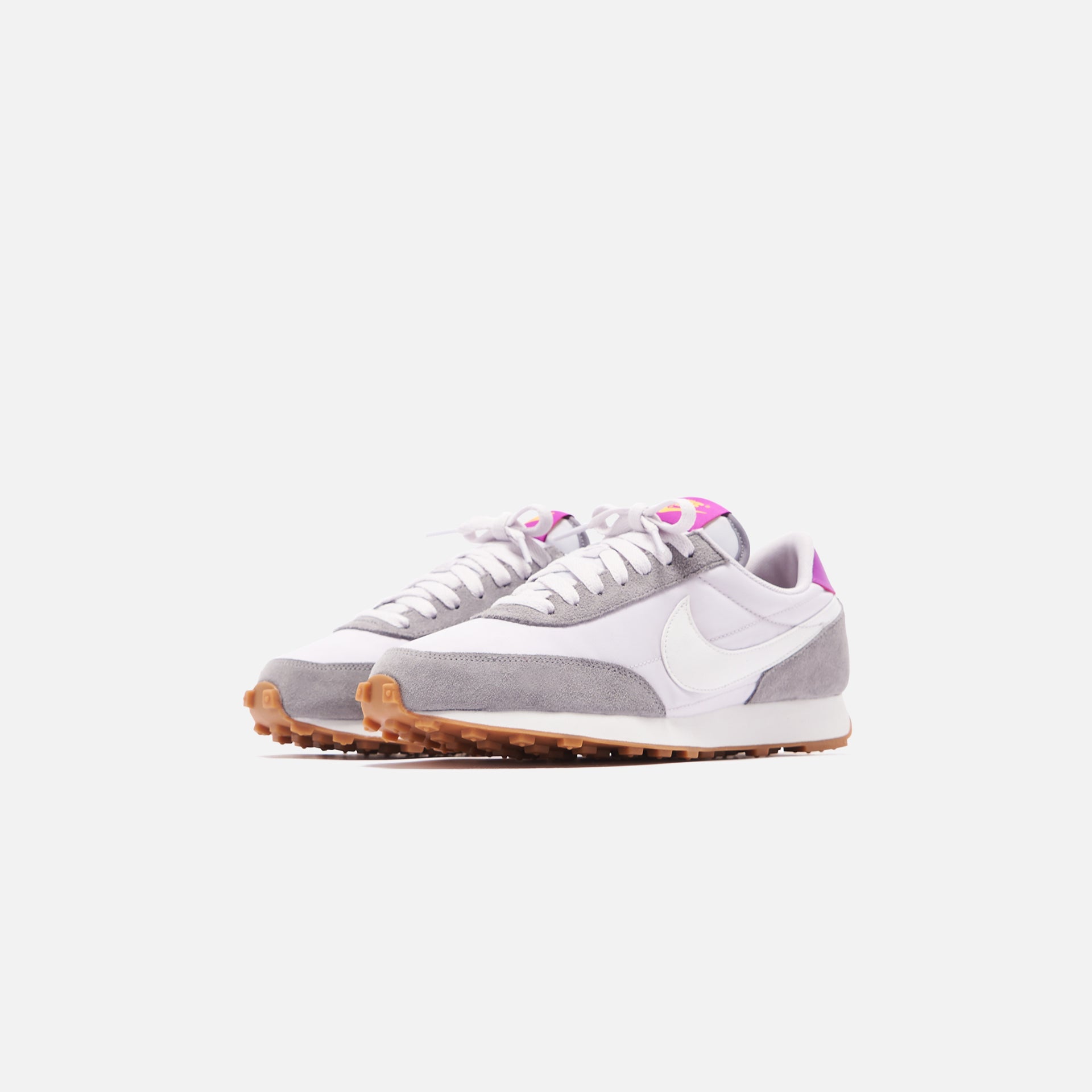 Nike WMNS Daybreak - Particle Grey / Summit White / Vast Grey / Vivid Purple