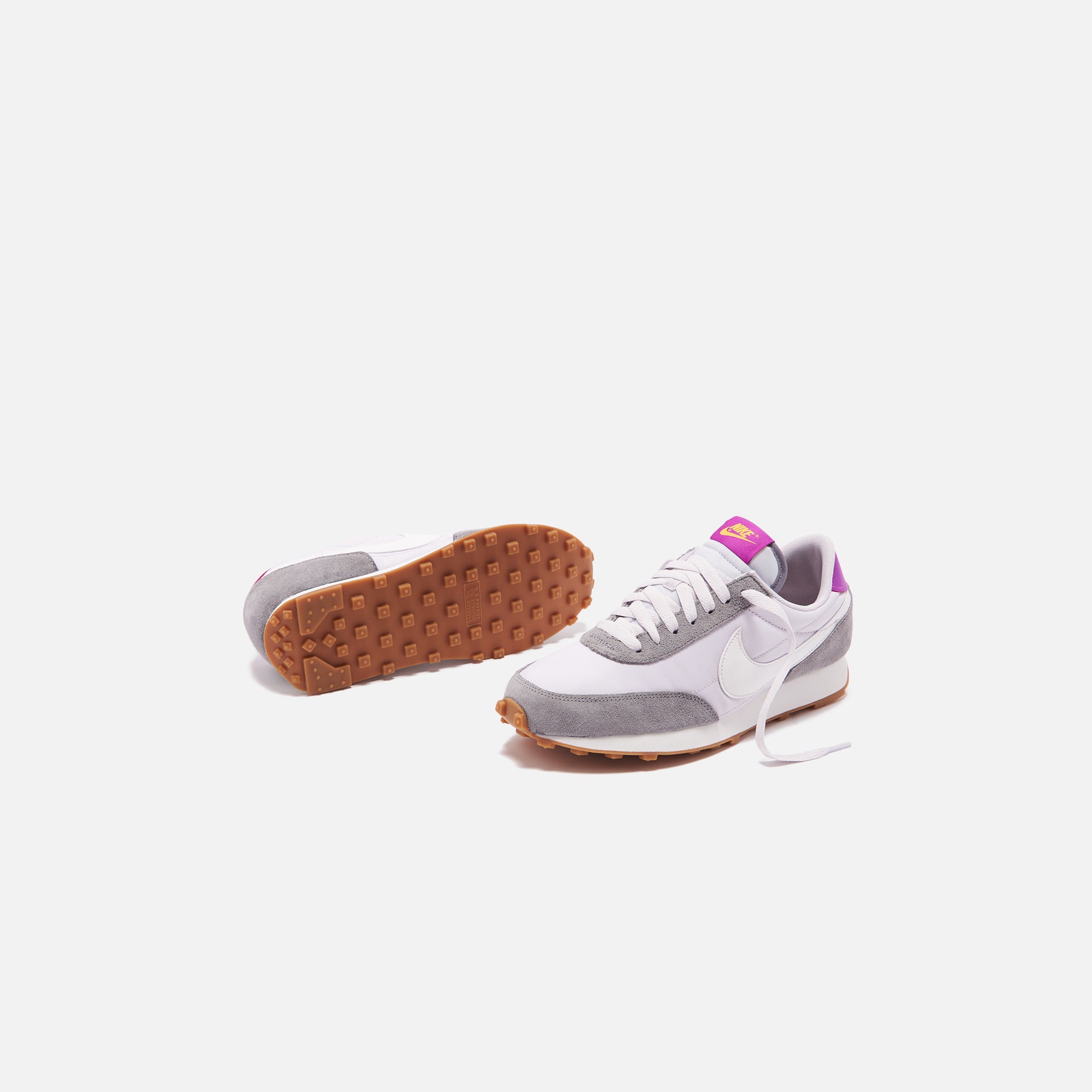 Nike WMNS Daybreak - Particle Grey / Summit White / Vast Grey / Vivid Purple