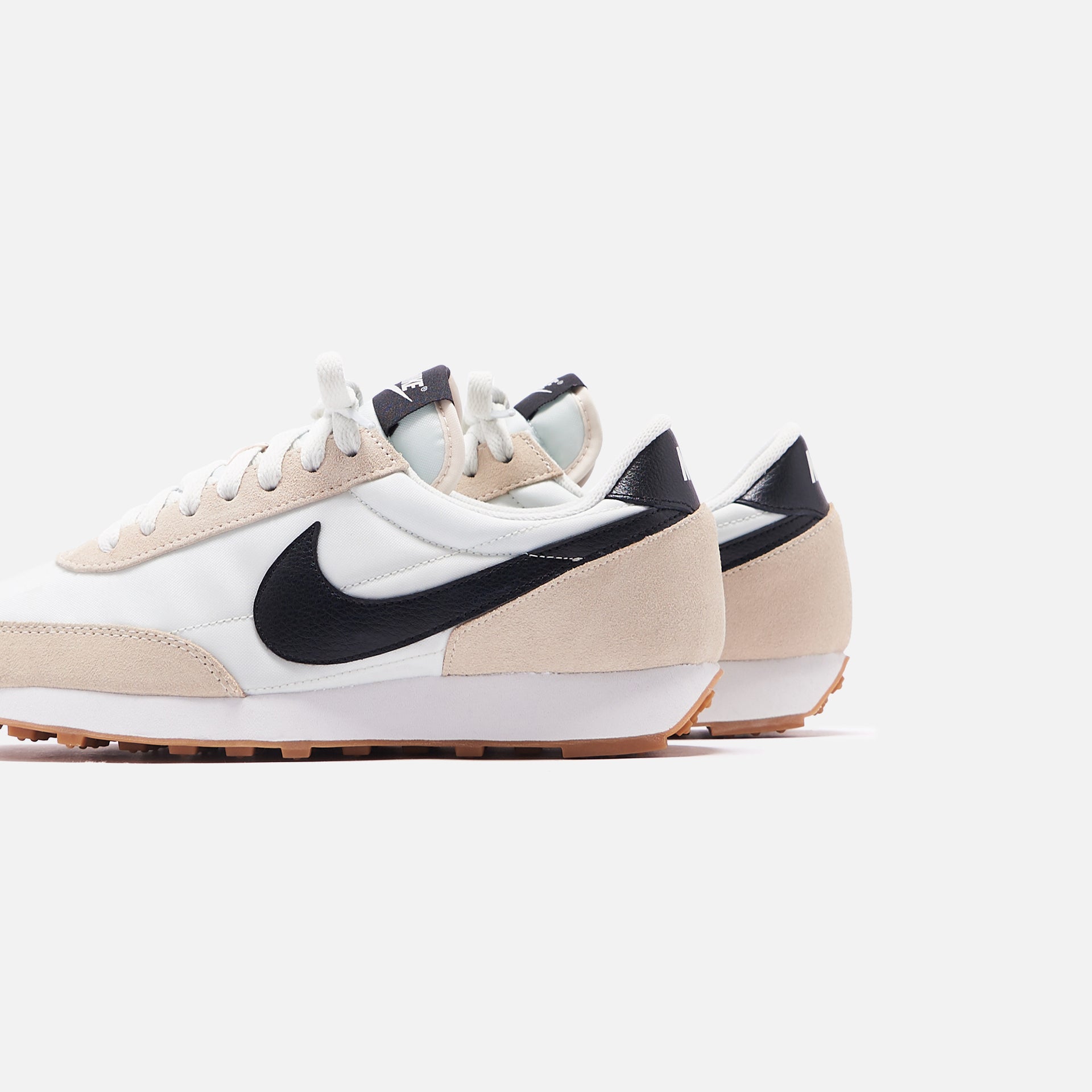 Nike WMNS Daybreak - Pale Ivory / Black Spruce / Aura Gum