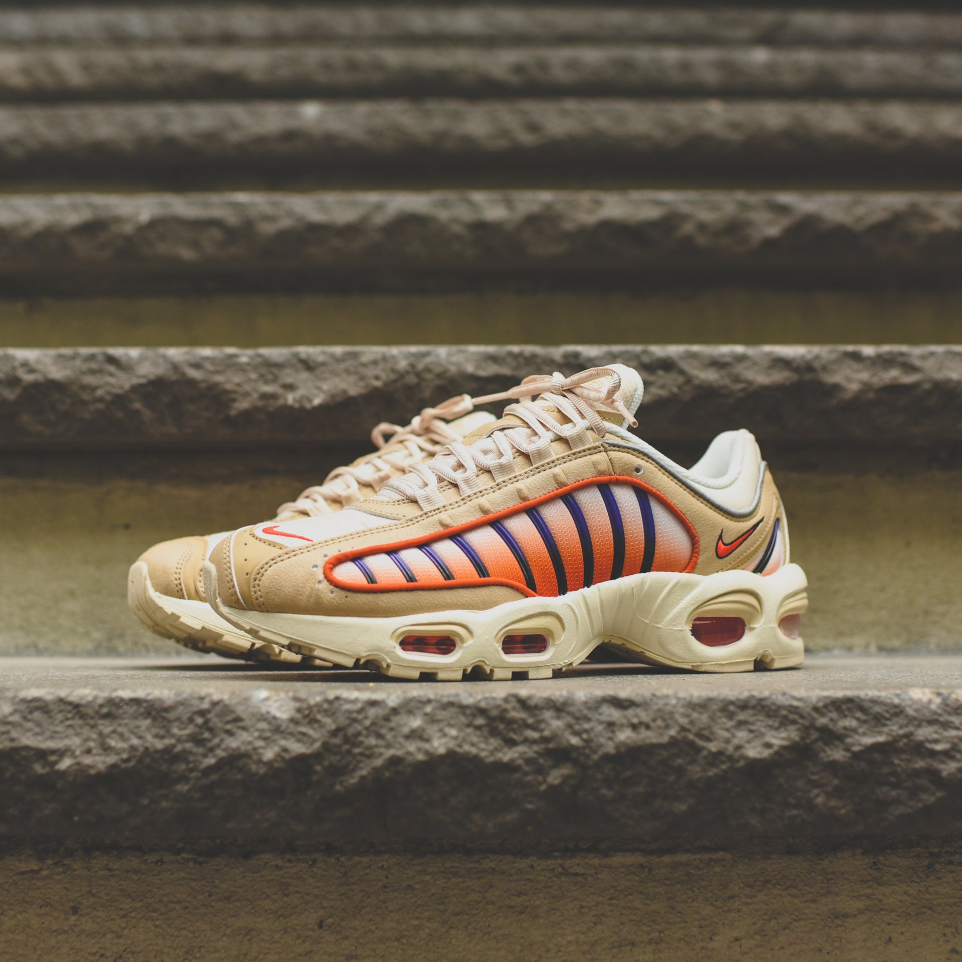 Nike Air Max Tailwind IV - Desert Ore / Team Orange / Campfire