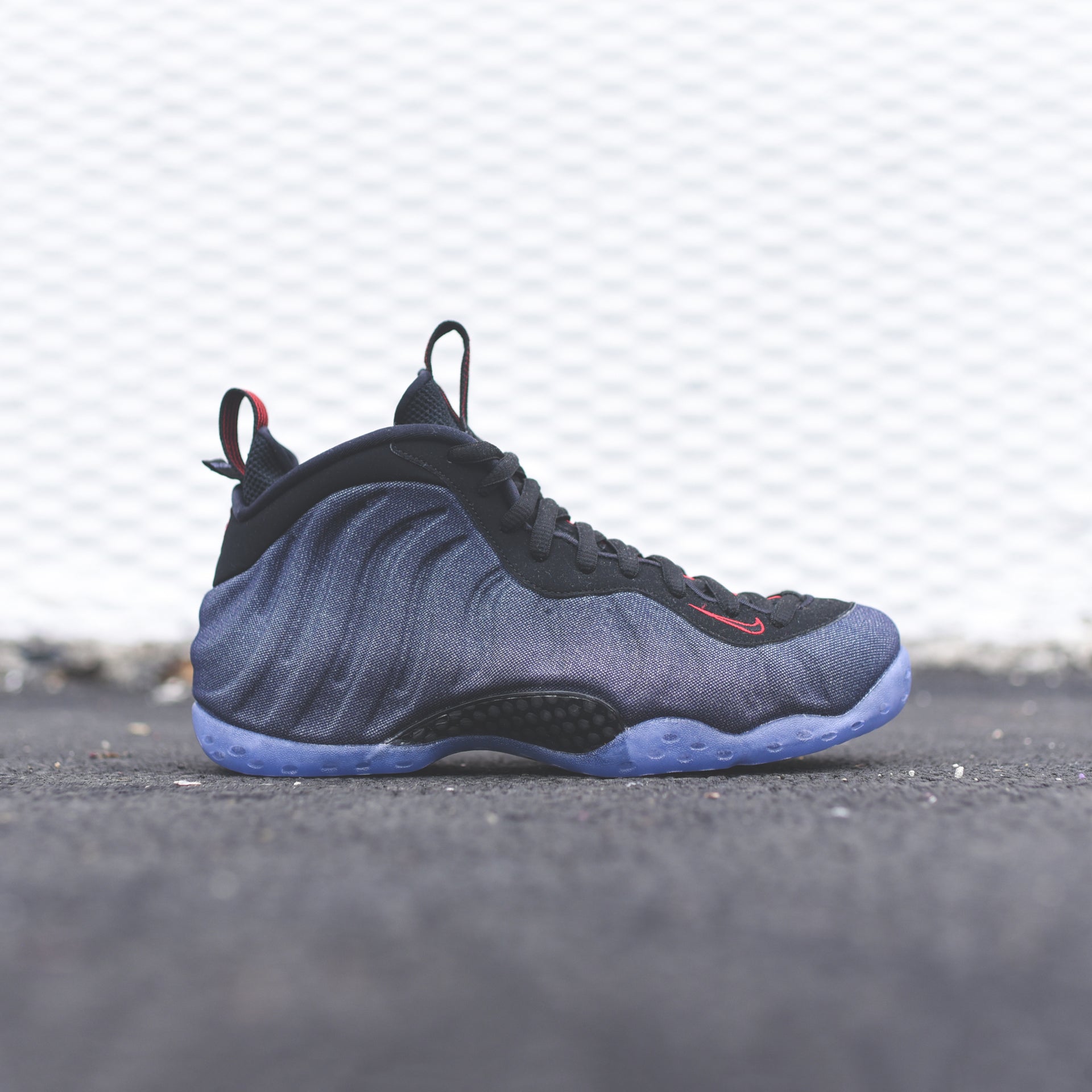 Nike Air Foamposite 1 - Obsidian / Black / University Red