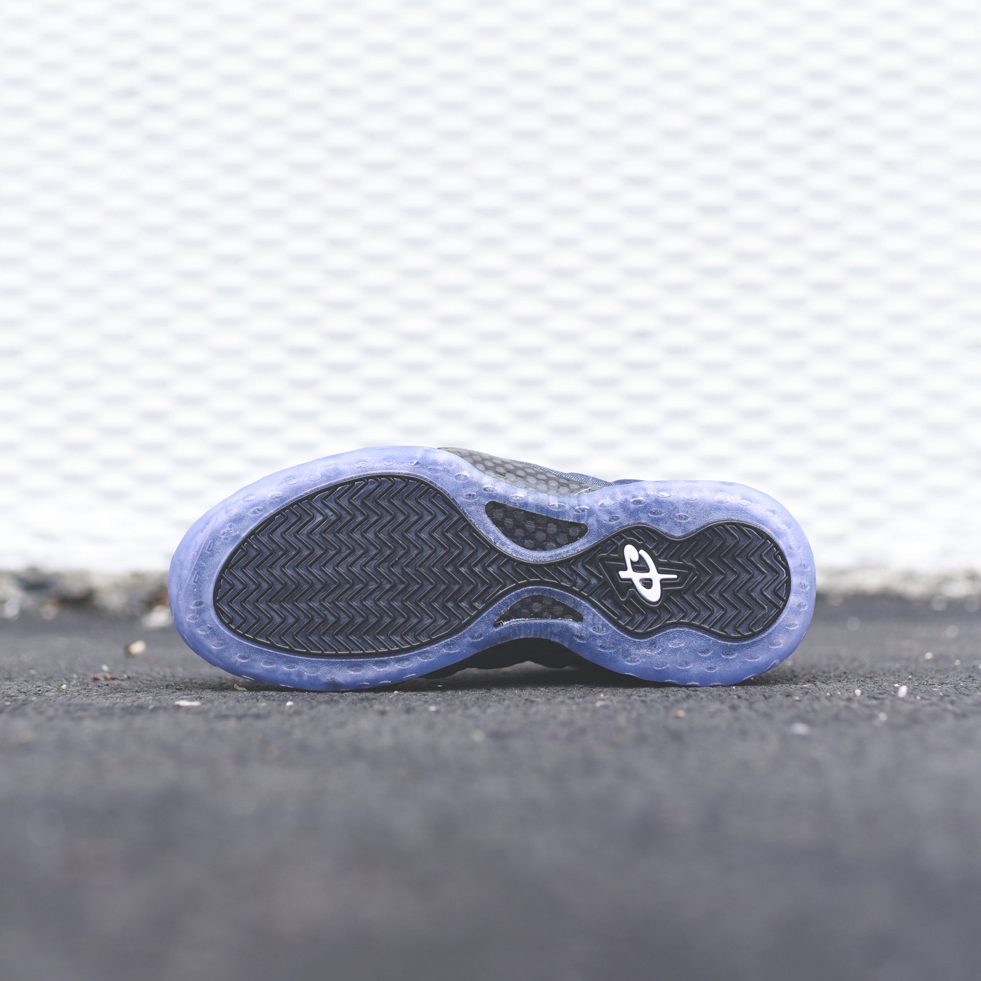Nike Air Foamposite 1 - Obsidian / Black / University Red