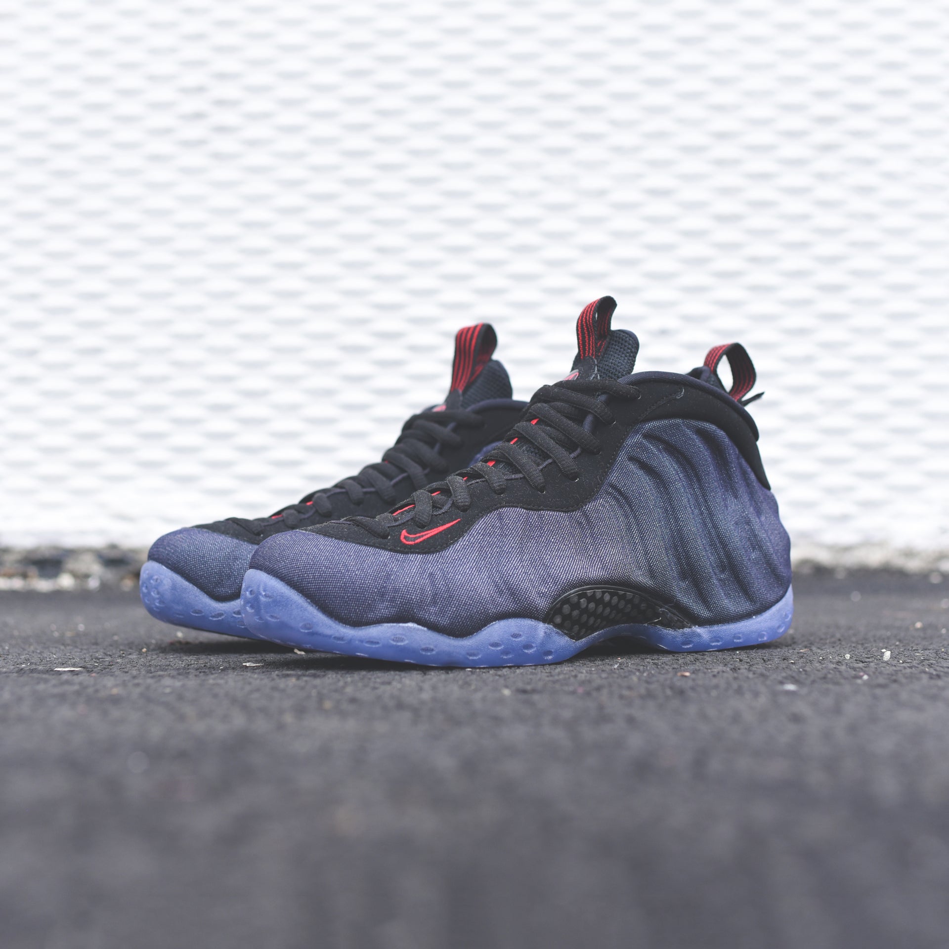 Nike Air Foamposite 1 - Obsidian / Black / University Red