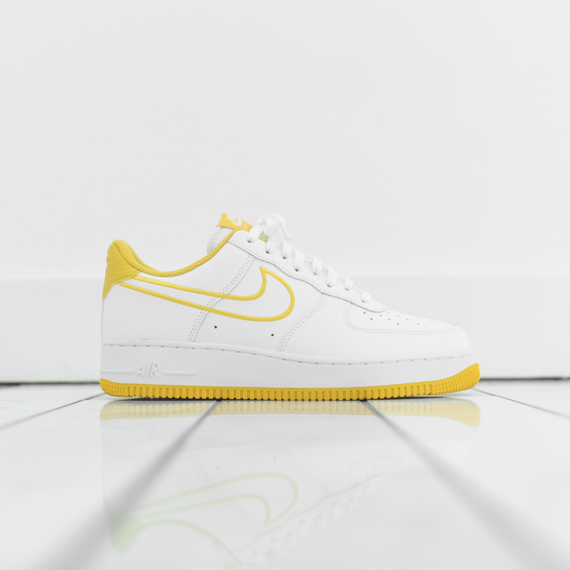 ★NIKE★ Air Force 1 '07 White University Yellow Nike Air Force 1 '07 - White / Yellow – Kith