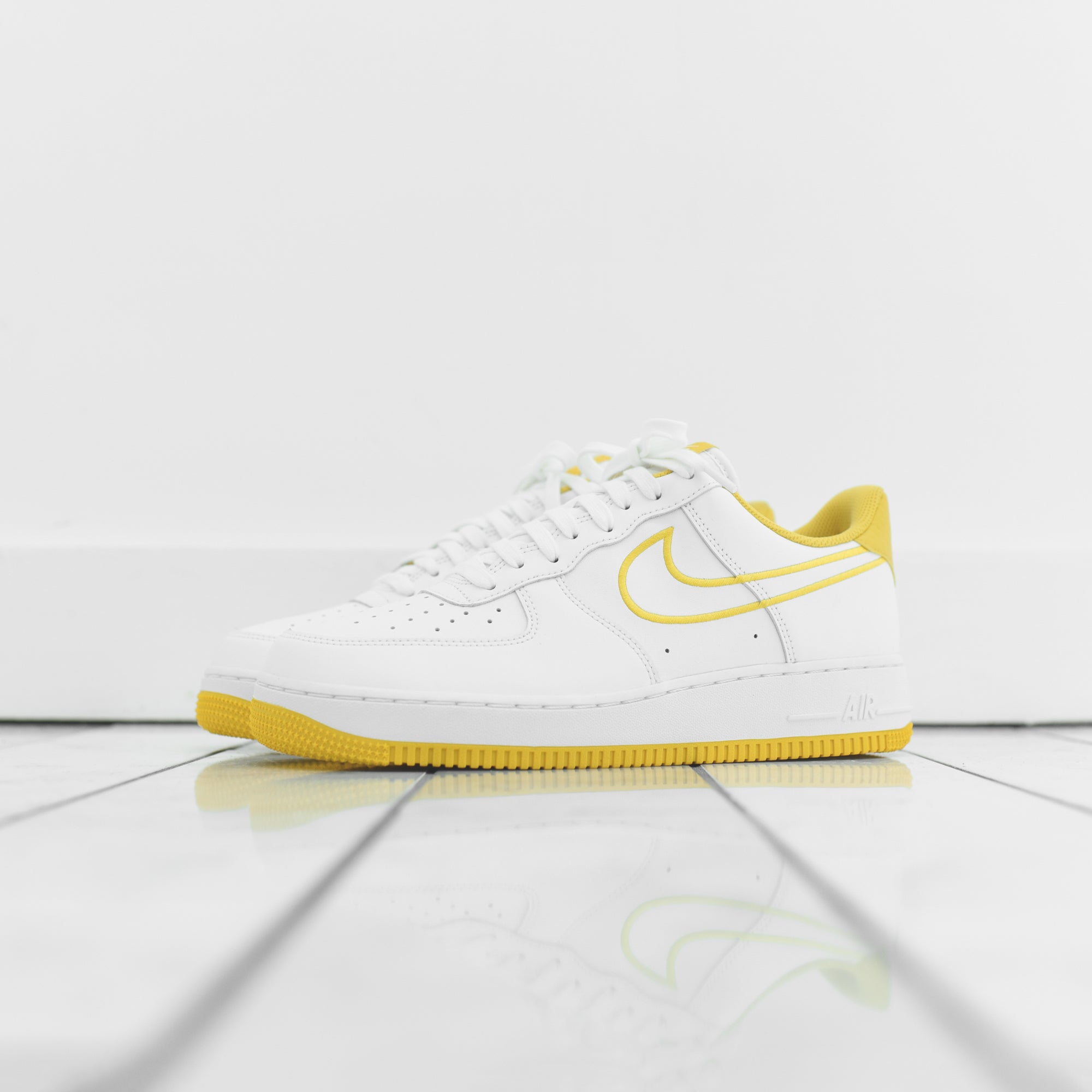 ★人気★ ナイキ AIR FORCE 1 '07 Yellow White Nike Air Force 1 '07 - White / Yellow – Kith