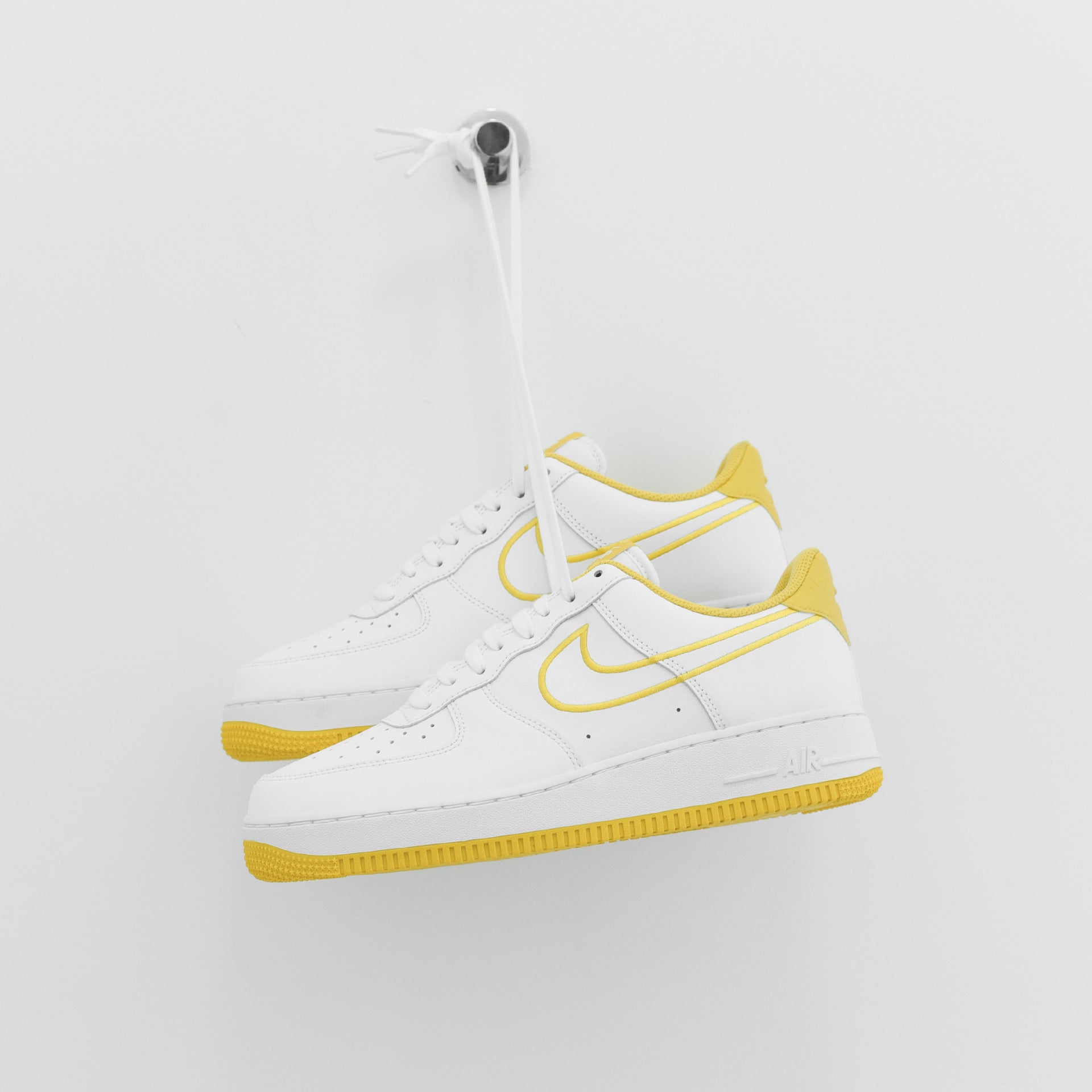 Nike Air Force 1 '07 - White / Yellow