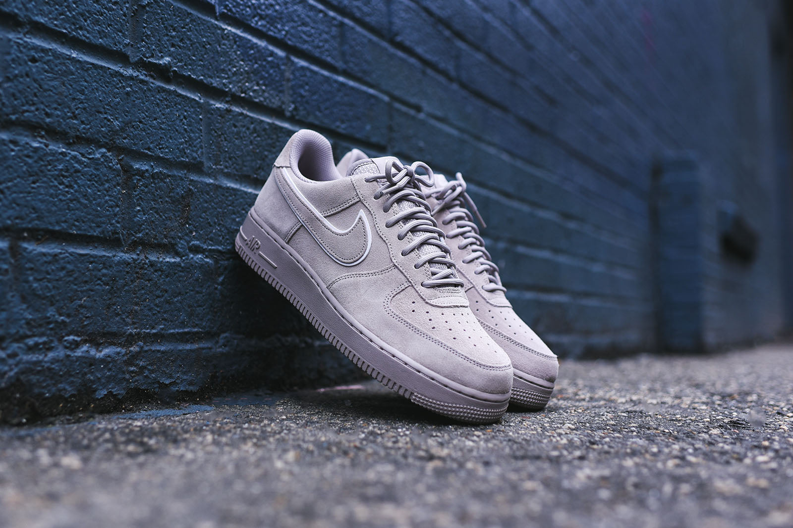 Nike air force 1 suede moon particle hotsell