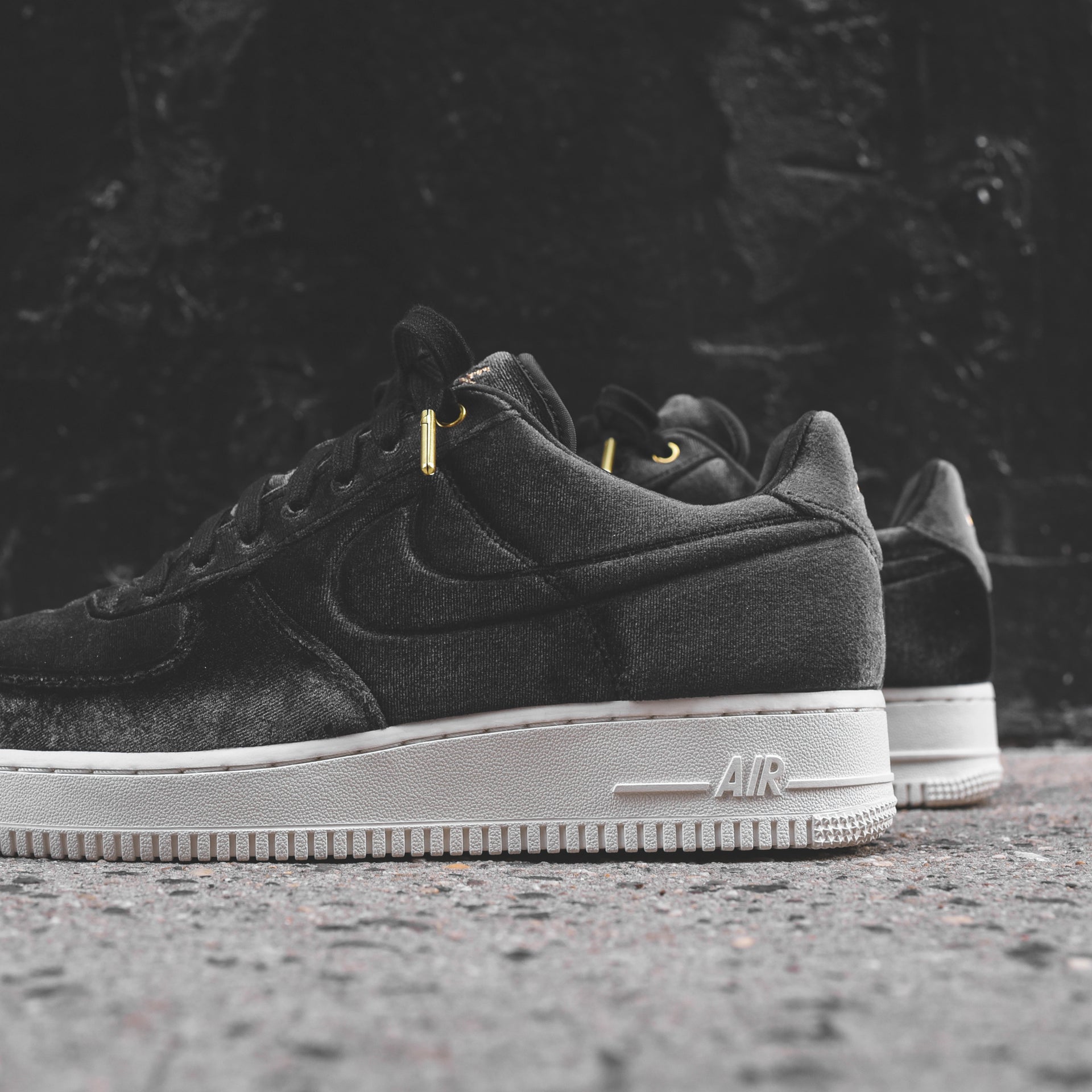 Nike Air Force 1 '07 PRM 3 - Black / Sail / Metallic Gold