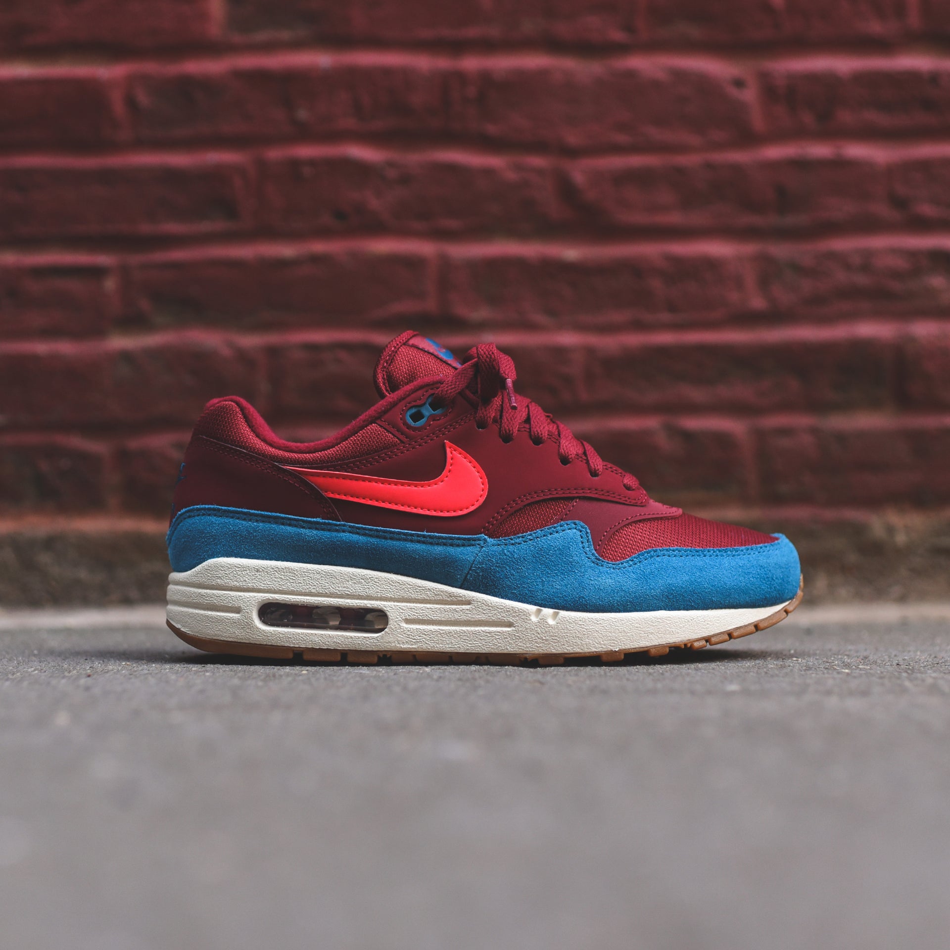 Nike Air Max 1 - Team  Red / Orbit Green / Abyss White
