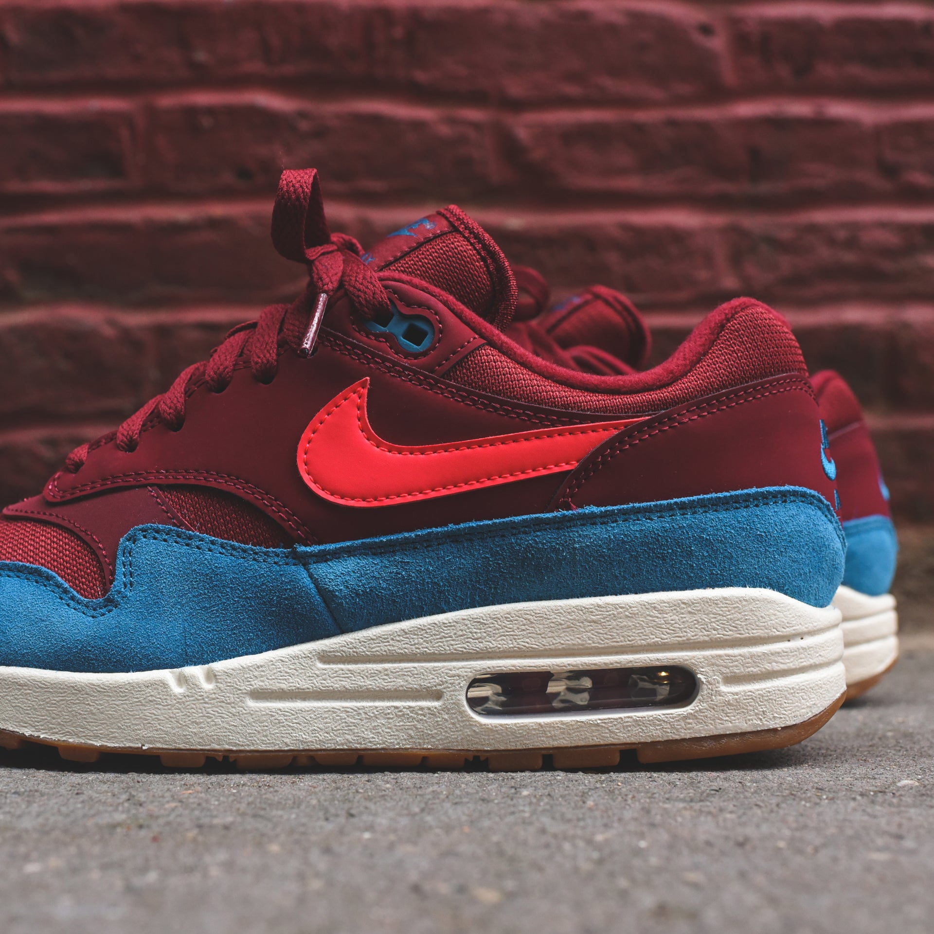 Nike Air Max 1 - Team  Red / Orbit Green / Abyss White