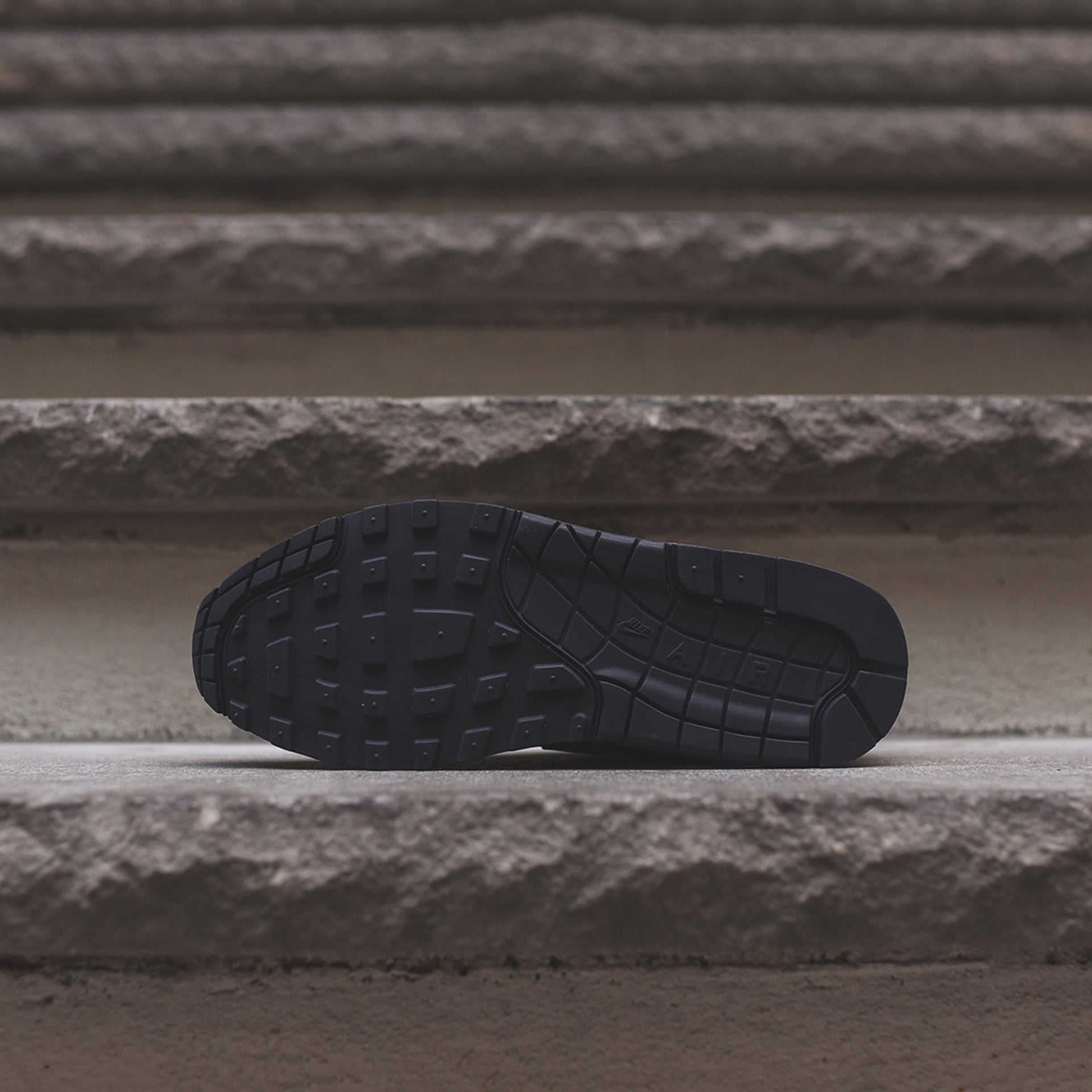 Nike Air Max 1 - Grey / Orange