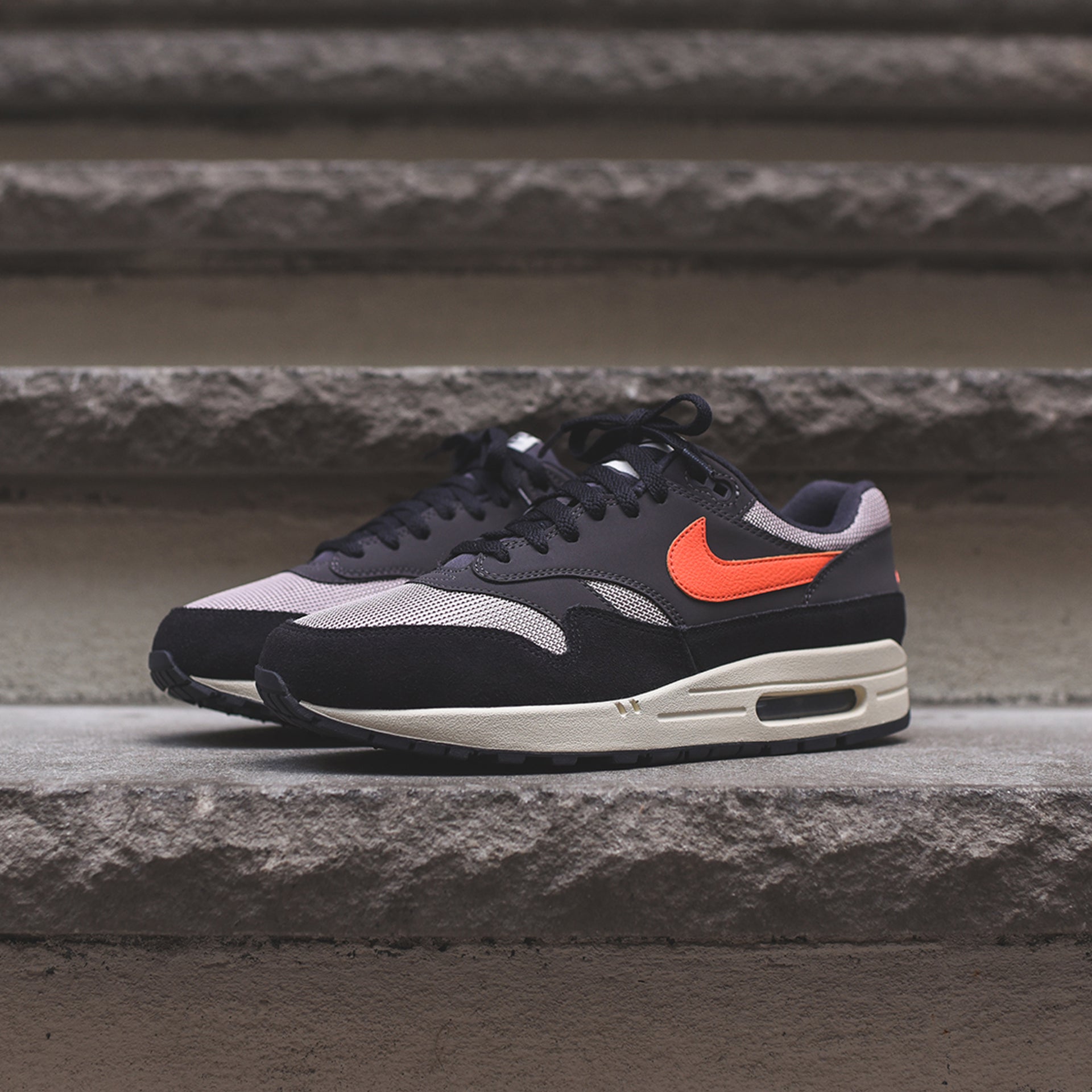 Nike Air Max 1 - Grey / Orange
