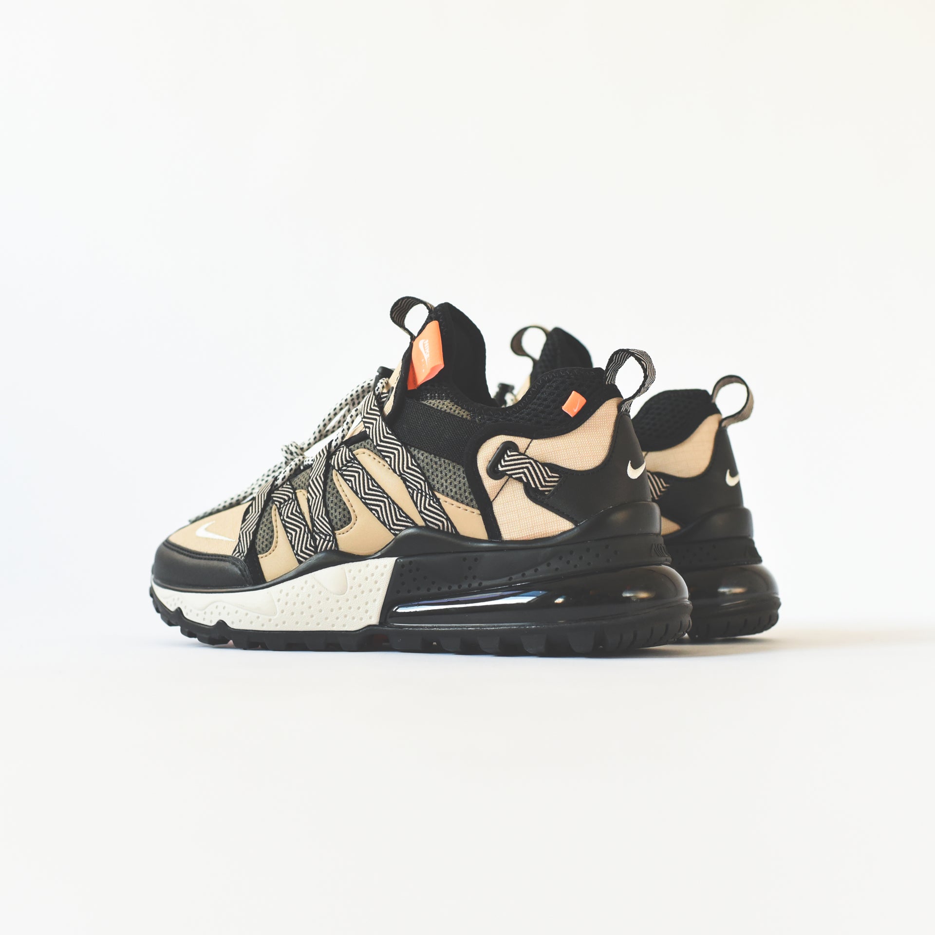 Nike Air Max 270 - Tan / Black