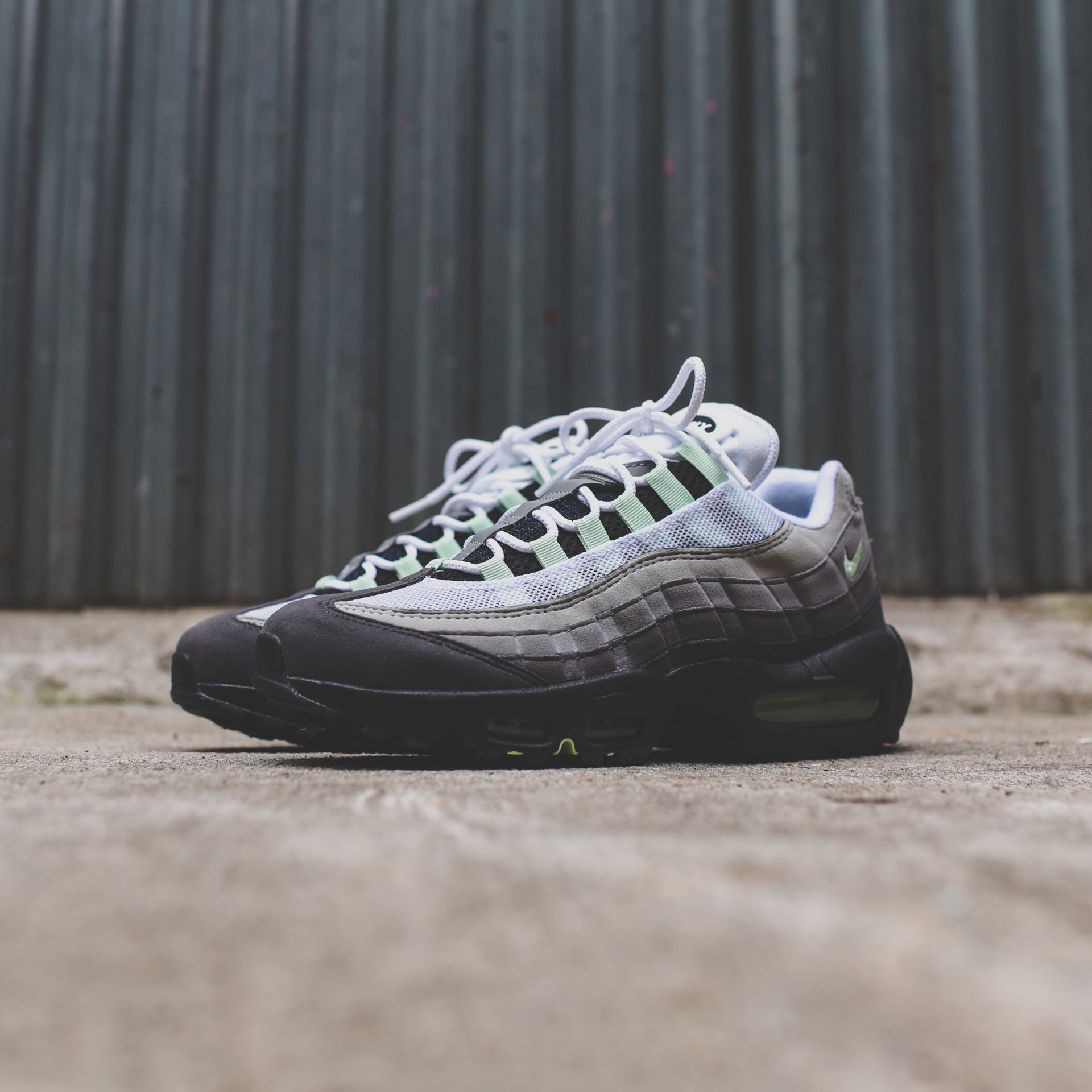 Nike Air Max 95 - White / Fresh Mint / Granite / Dust / Dark Pewter
