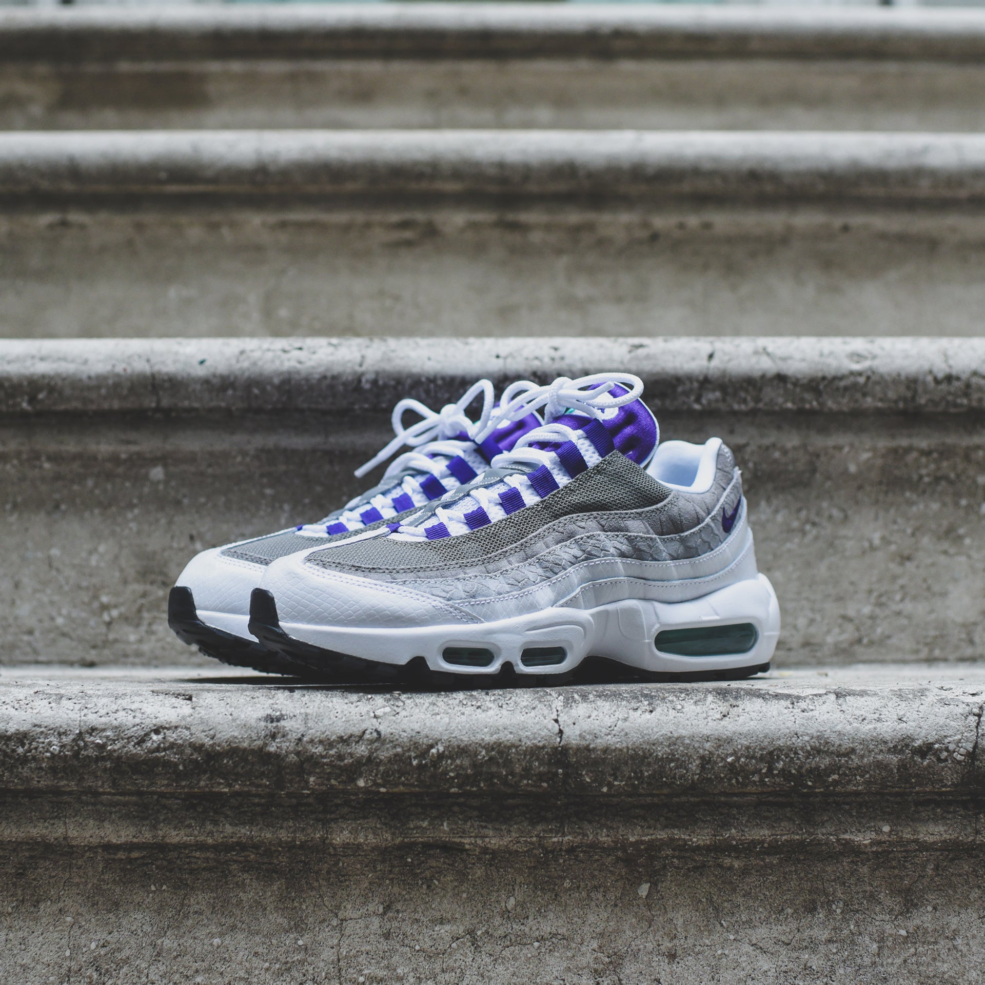 Nike Air Max 95 LV8 - White / Court Purple / Emerald Green