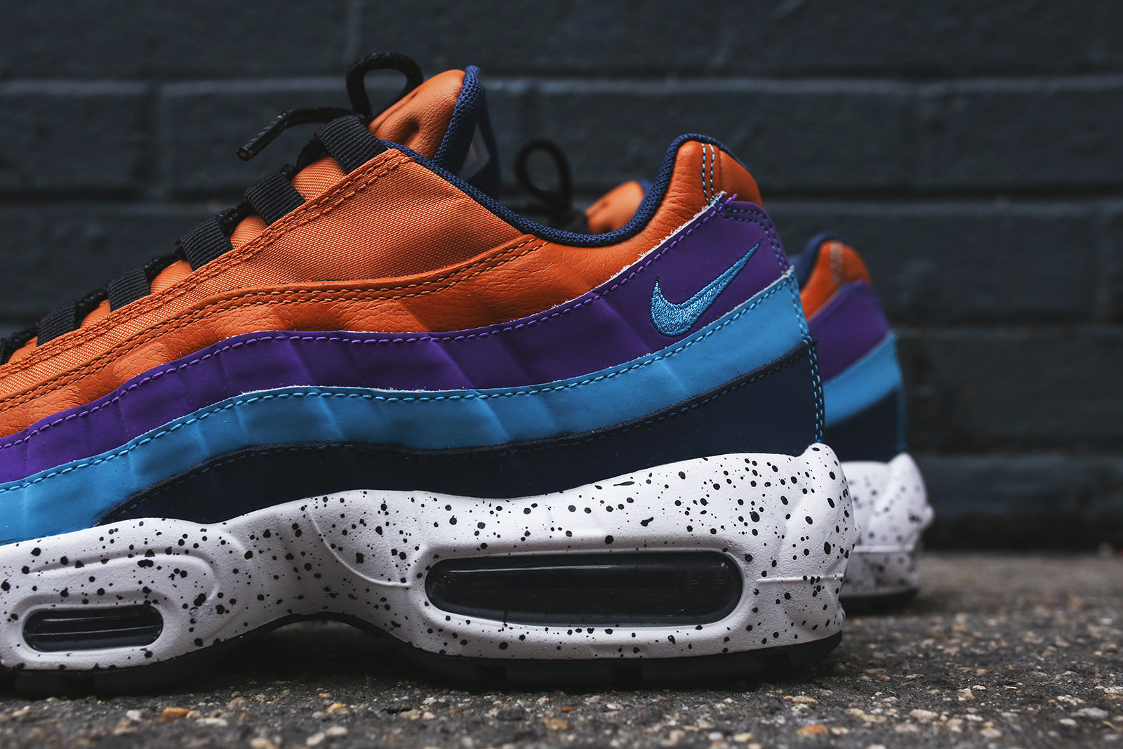 nike air max 95 orange and blue