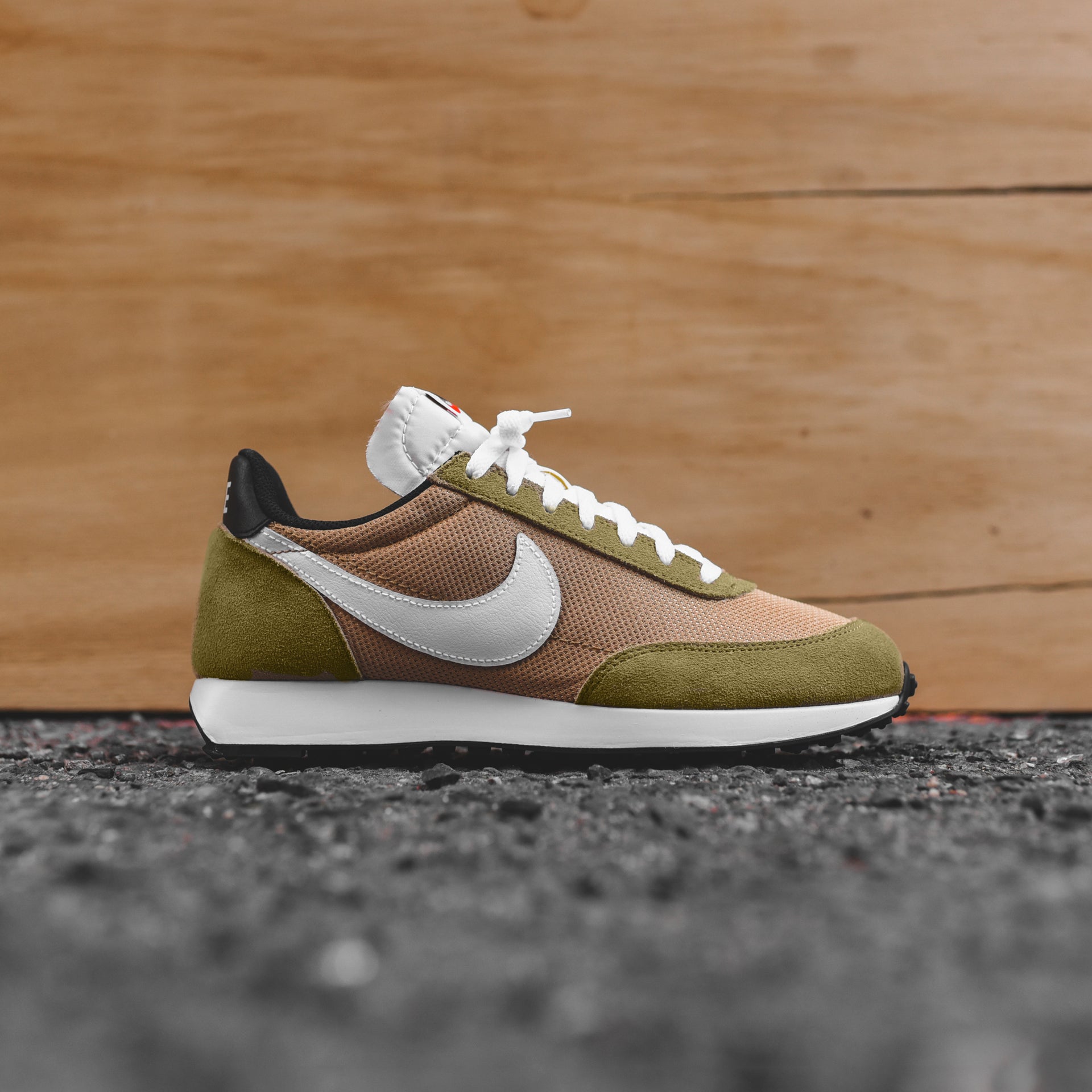 Nike Air Tailwind '79 - Parachute Beige / White / Club Gold