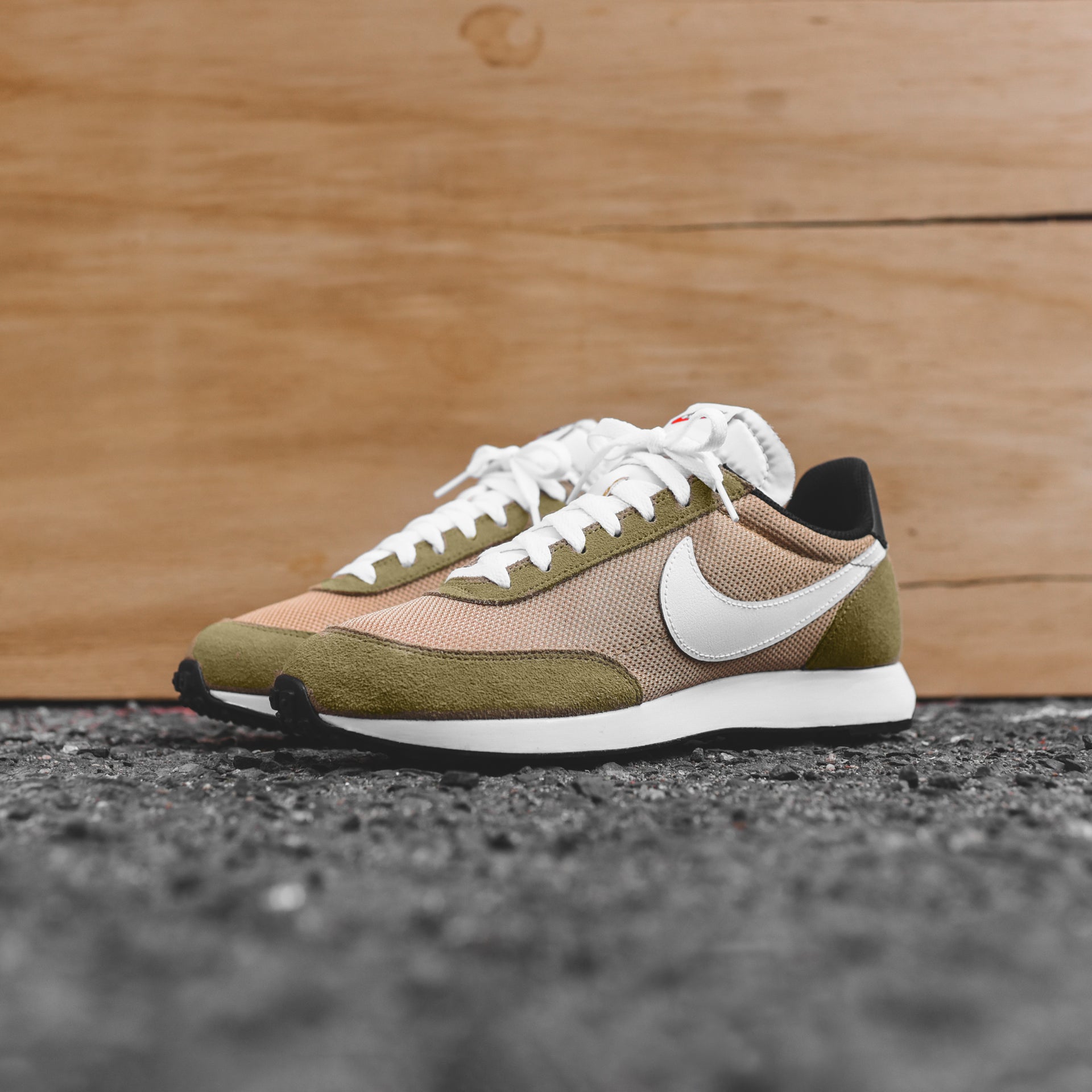 Nike Air Tailwind '79 - Parachute Beige / White / Club Gold