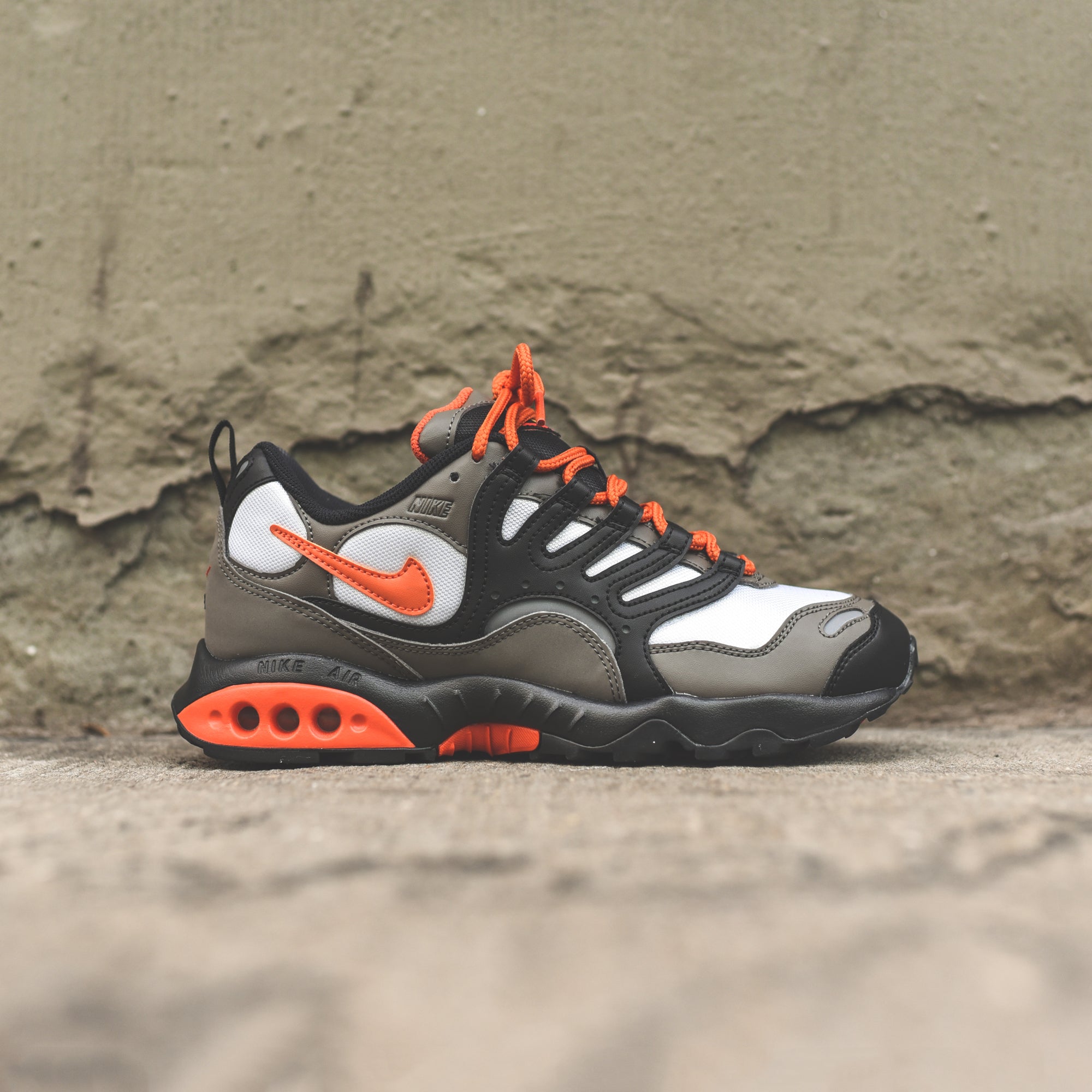 新品 NIKE AIR TERRA HUMARA'18 オリーブ/オレンジ29cm OLIVE GREY ORANGE ナイキ エア テラ フマラ AO1545-003 Nike Air Terra Humara SP \"Black\" FQ9084-001 |