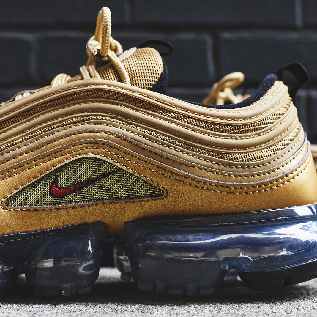 metallic gold vapormax 97