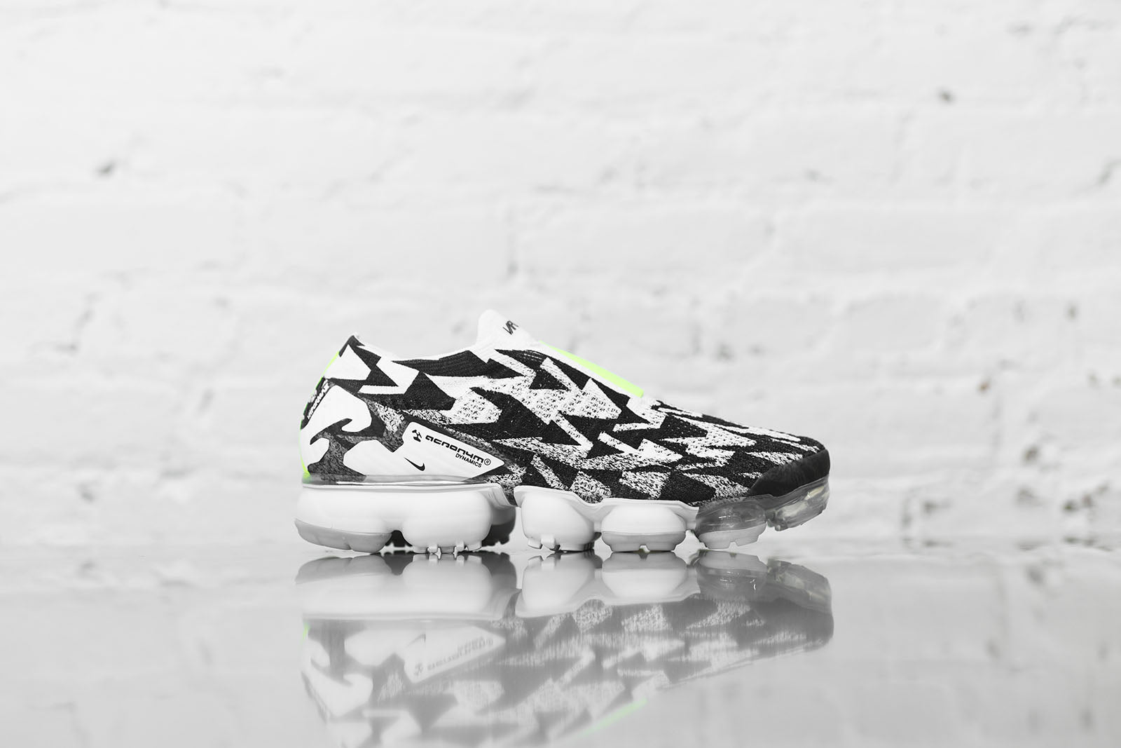Nike x Acronym Air VaporMax Moc - White / Black / Volt Green