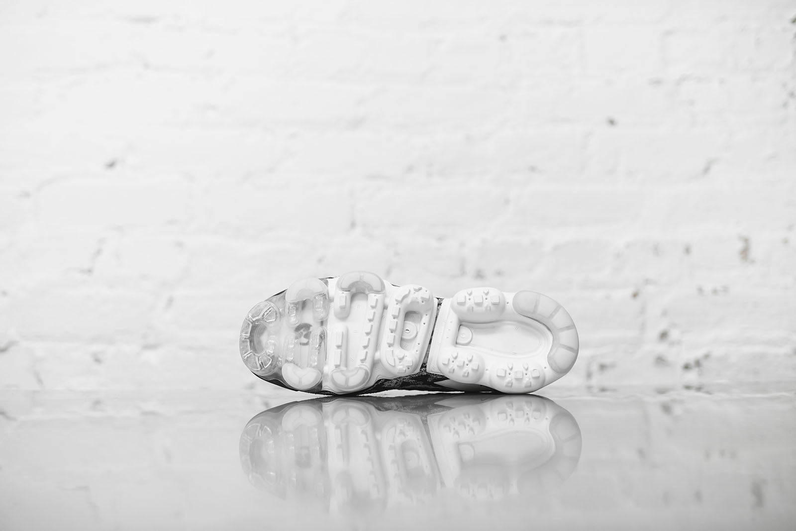 Nike x Acronym Air VaporMax Moc - White / Black / Volt Green