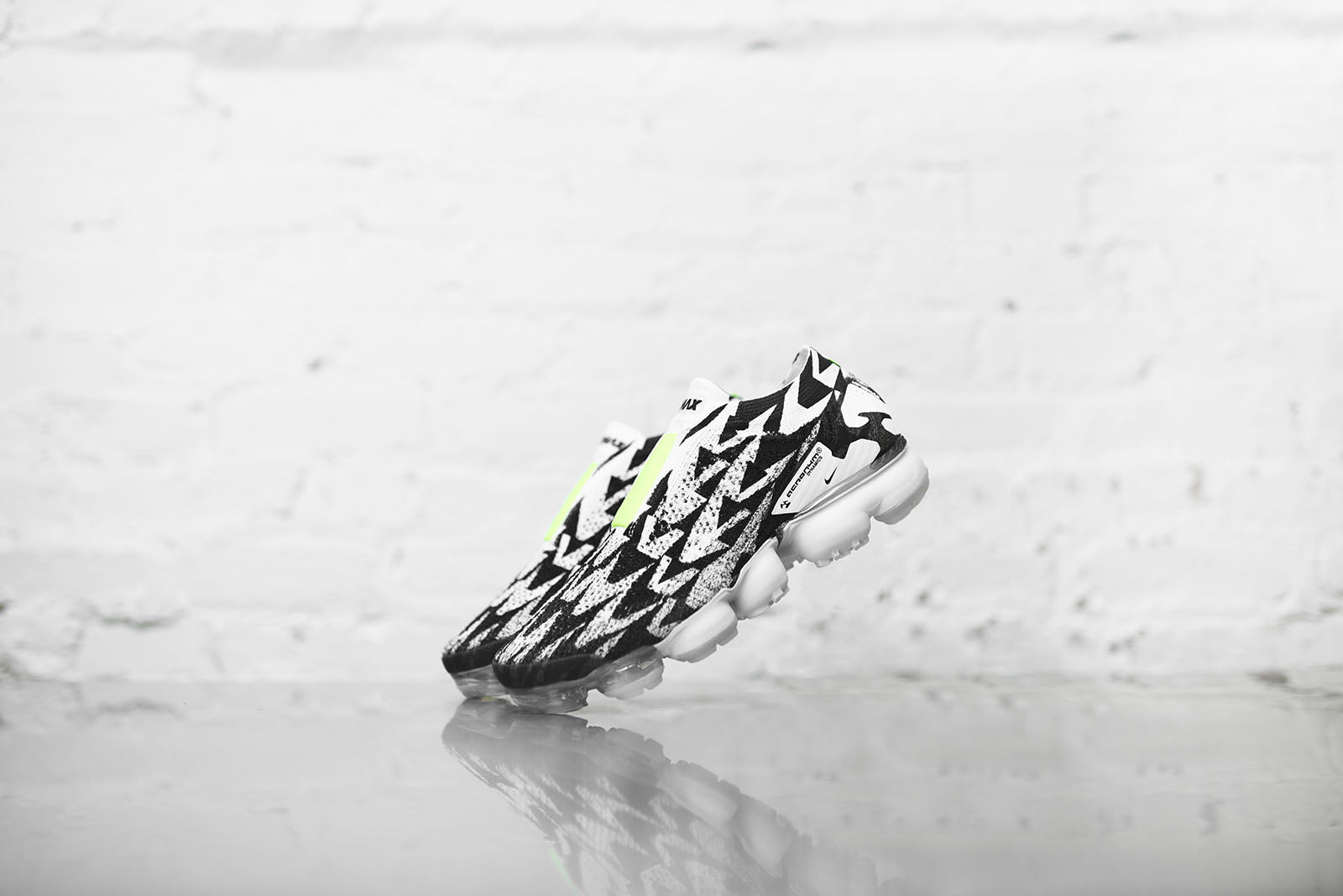 Nike x Acronym Air VaporMax Moc White Black Volt Green Kith