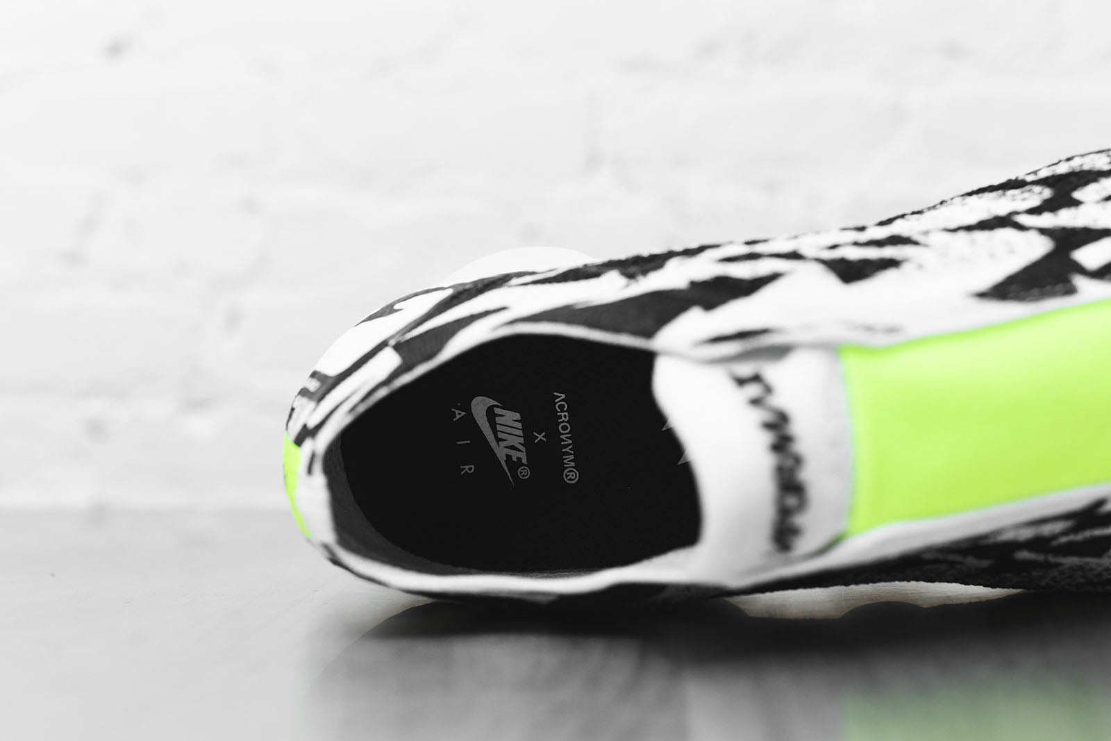 Nike x Acronym Air VaporMax Moc - White / Black / Volt Green