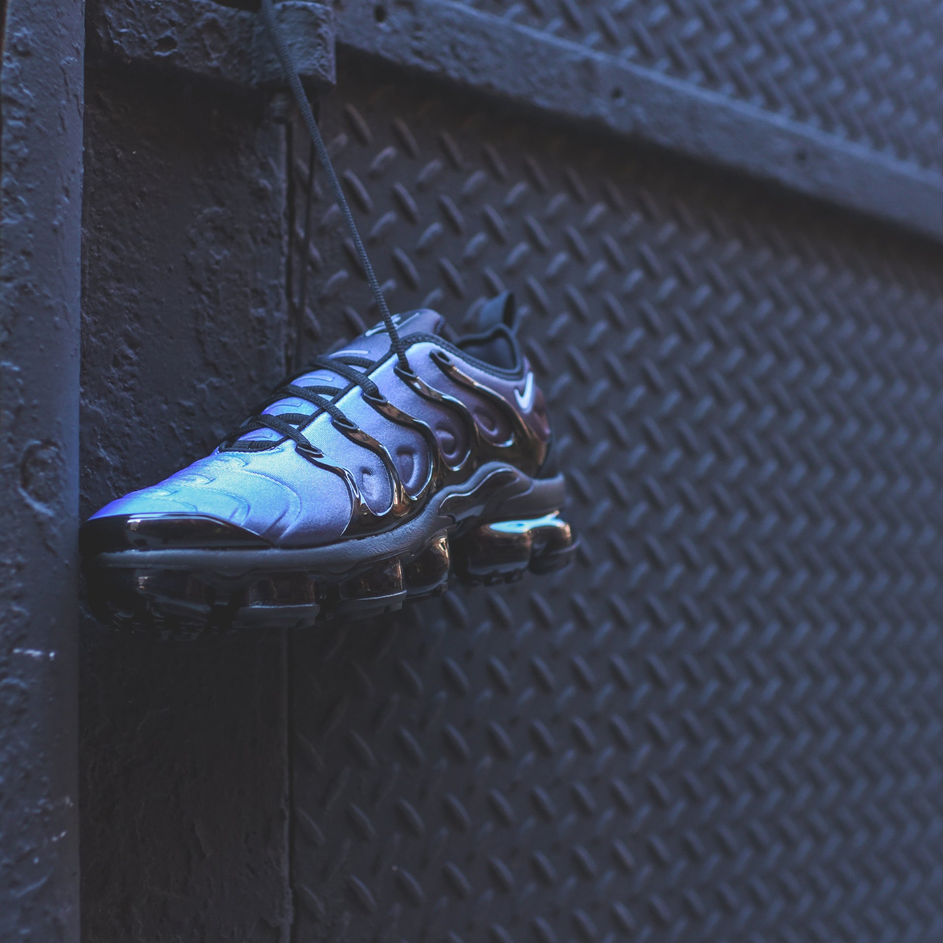 Nike Air VaporMax Plus - Black / Aluminum