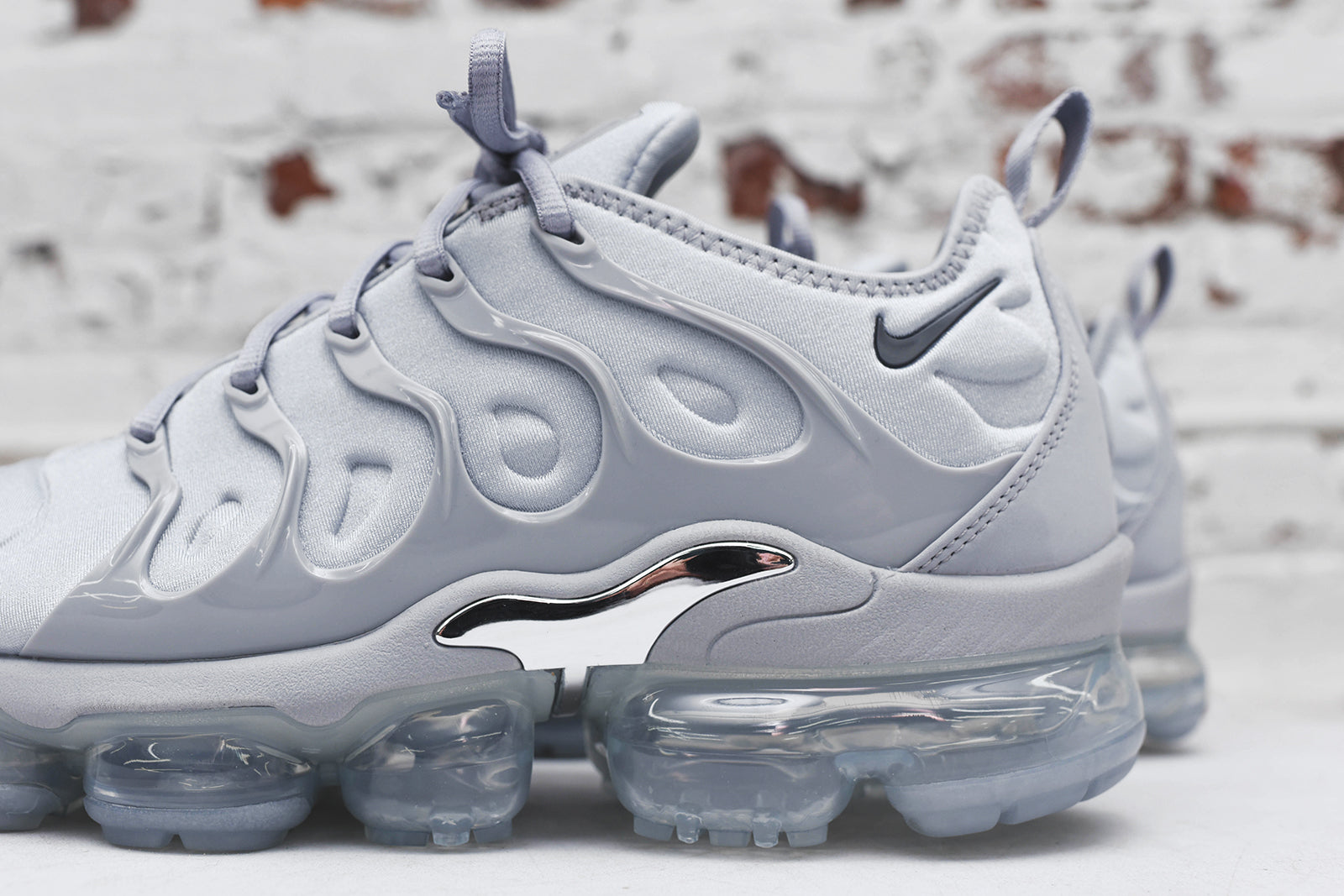 Nike Air VaporMax Plus - Wolf Grey – Kith
