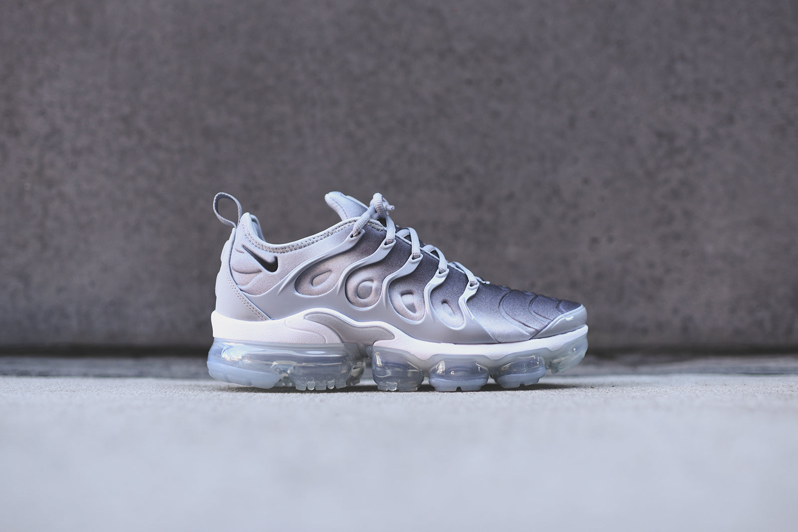 Nike Air VaporMax Plus - Grey
