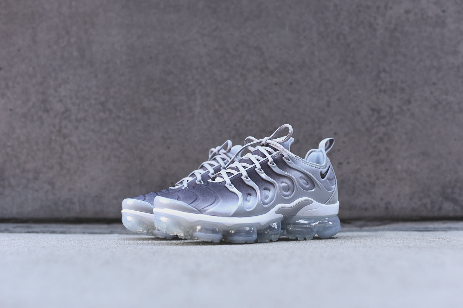 Nike Air VaporMax Plus - Grey