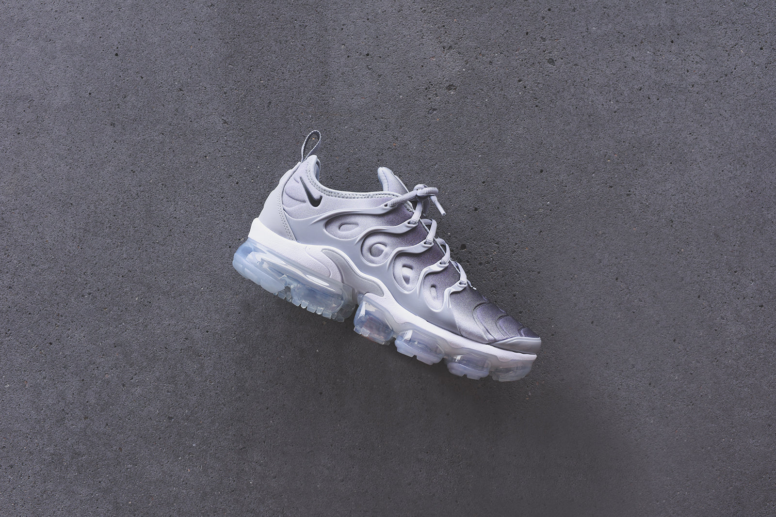 Vapormax kith top