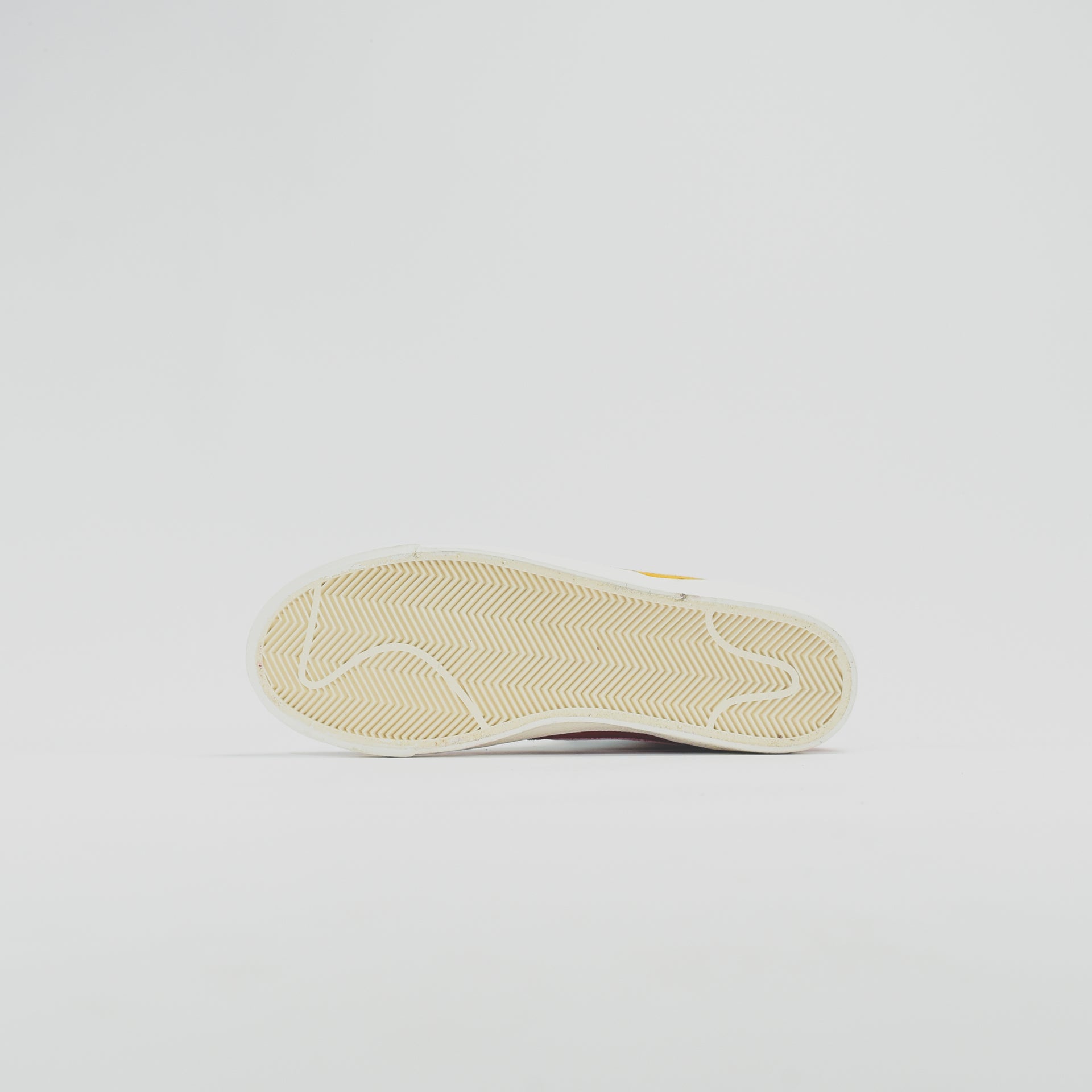 Nike Blazer Mid '77 - Vintage Noble Red / Kinetic Green / Jade Aura