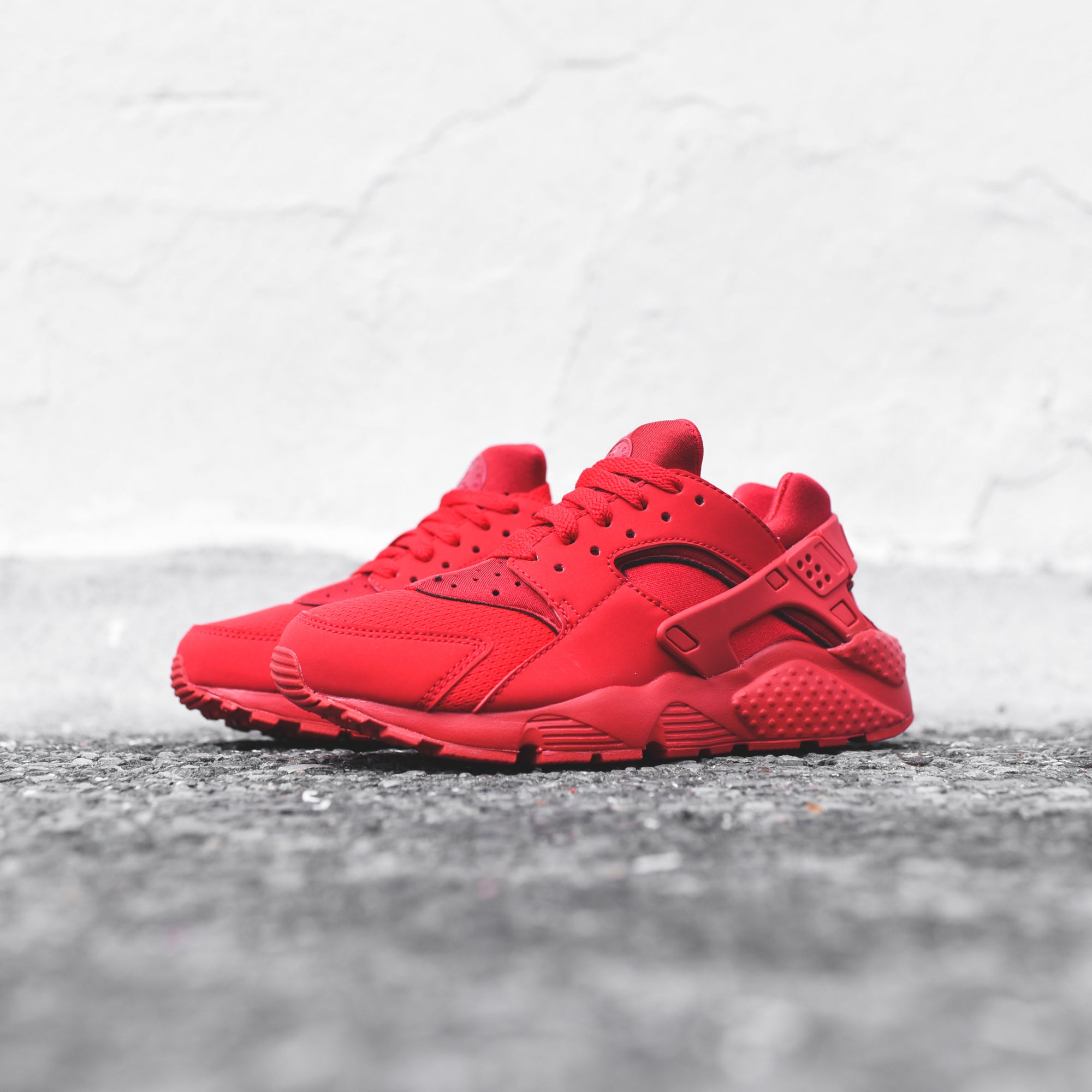 nike huarache run university red