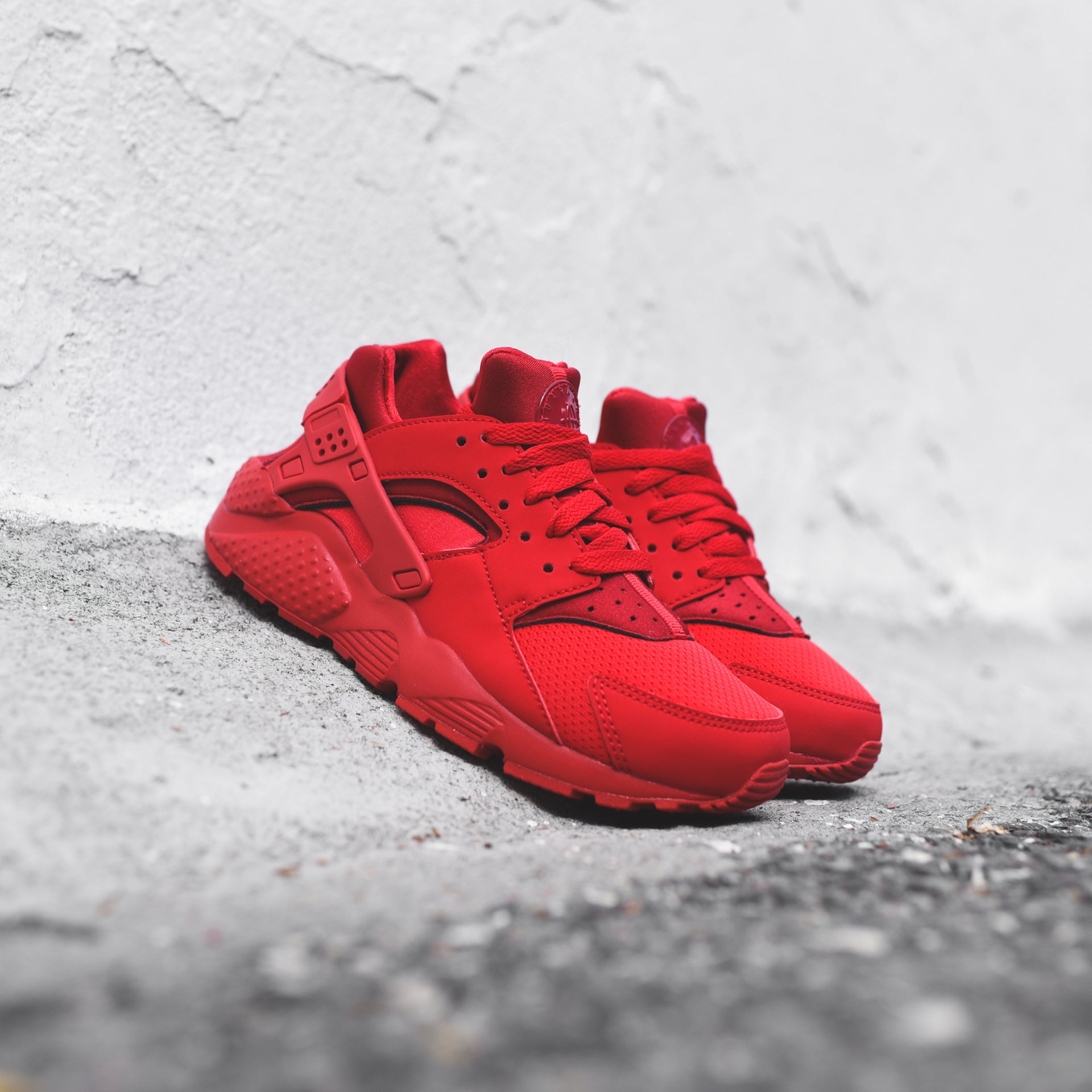Nike Grade School Huarache Run University Red – Kith - Main Image