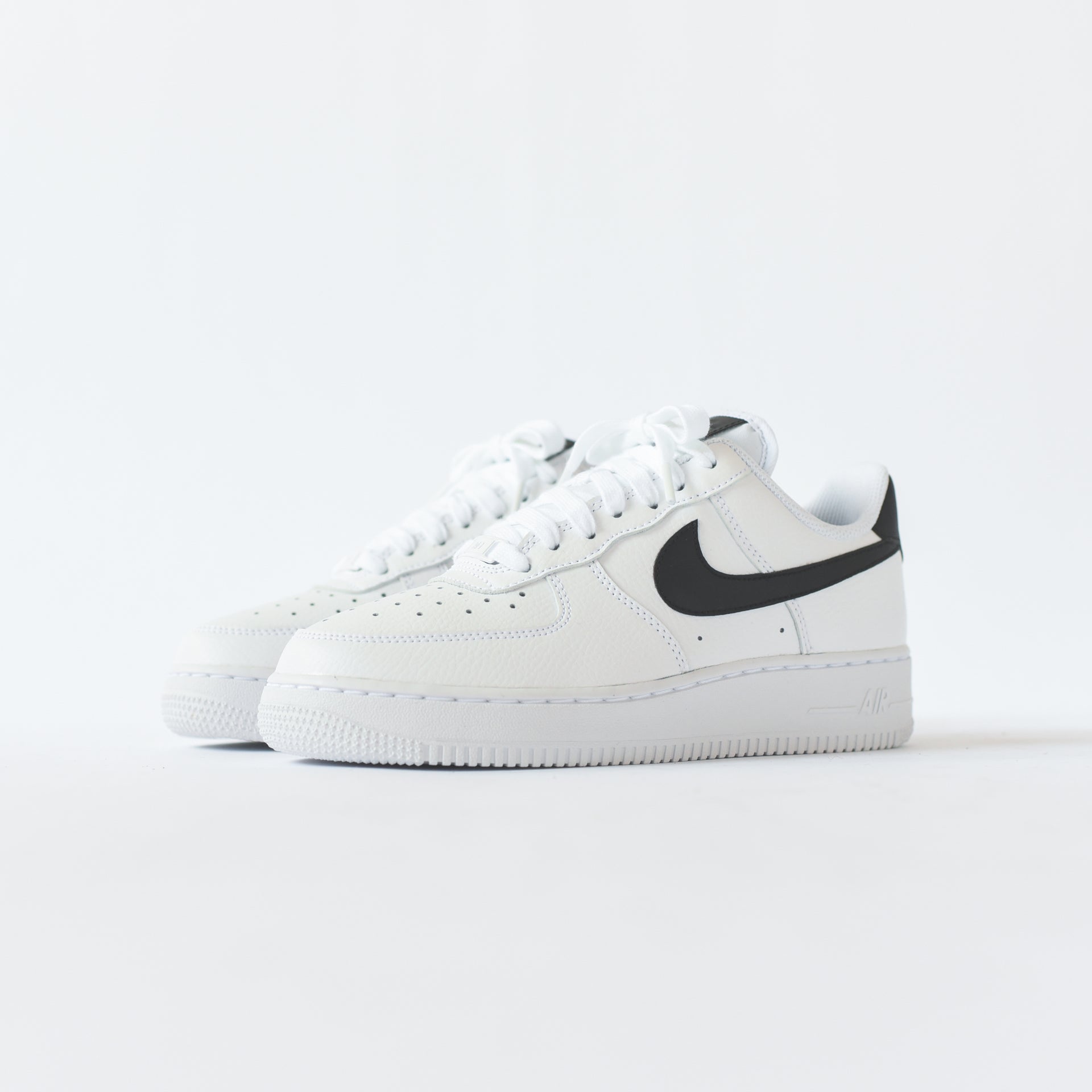 Nike WMNS Air Force 1 '07 - White / Black