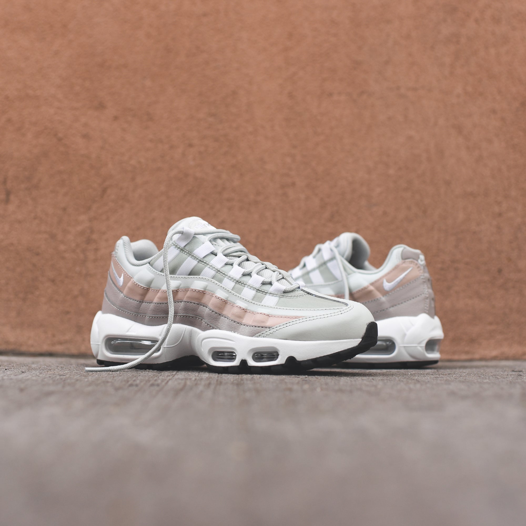 マ*ル様 新品 NIKE AIR MAX 95 GOLDEN BEIGE CAM 2025年 9/12 発売予定】NIKE AIR MAX 95 “Black/Golden Beige