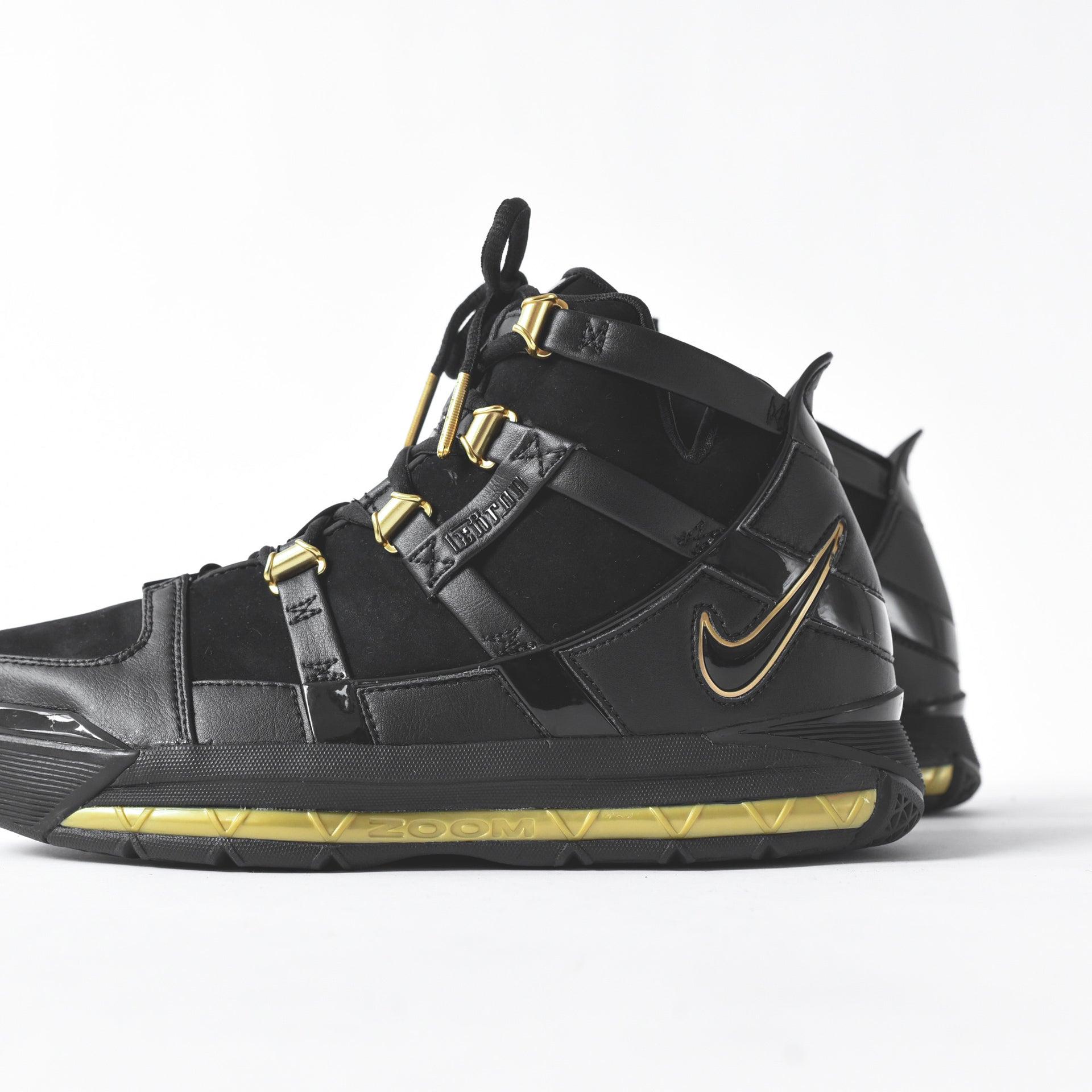 Nike Zoom LeBron III - Black / Metallic Gold