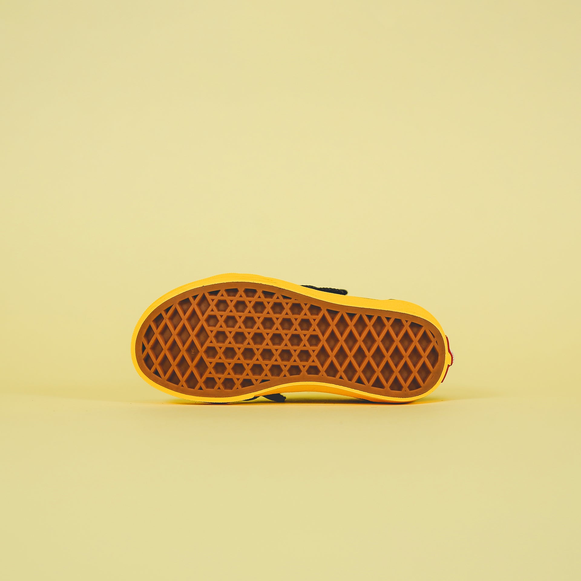 Vans x Mickey Mouse Old Skool V - Mickey Hugs / Yellow