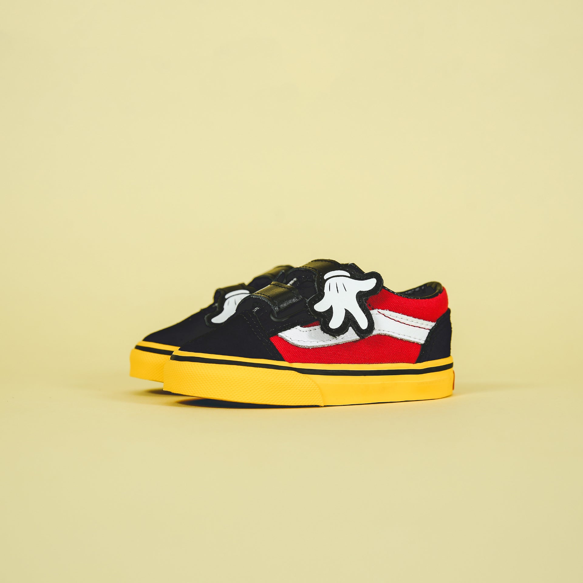 Vans x Mickey Mouse Old Skool V - Mickey Hugs / Yellow