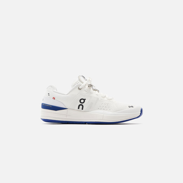 The WMNS Roger Pro by On - White / Indigo – Kith