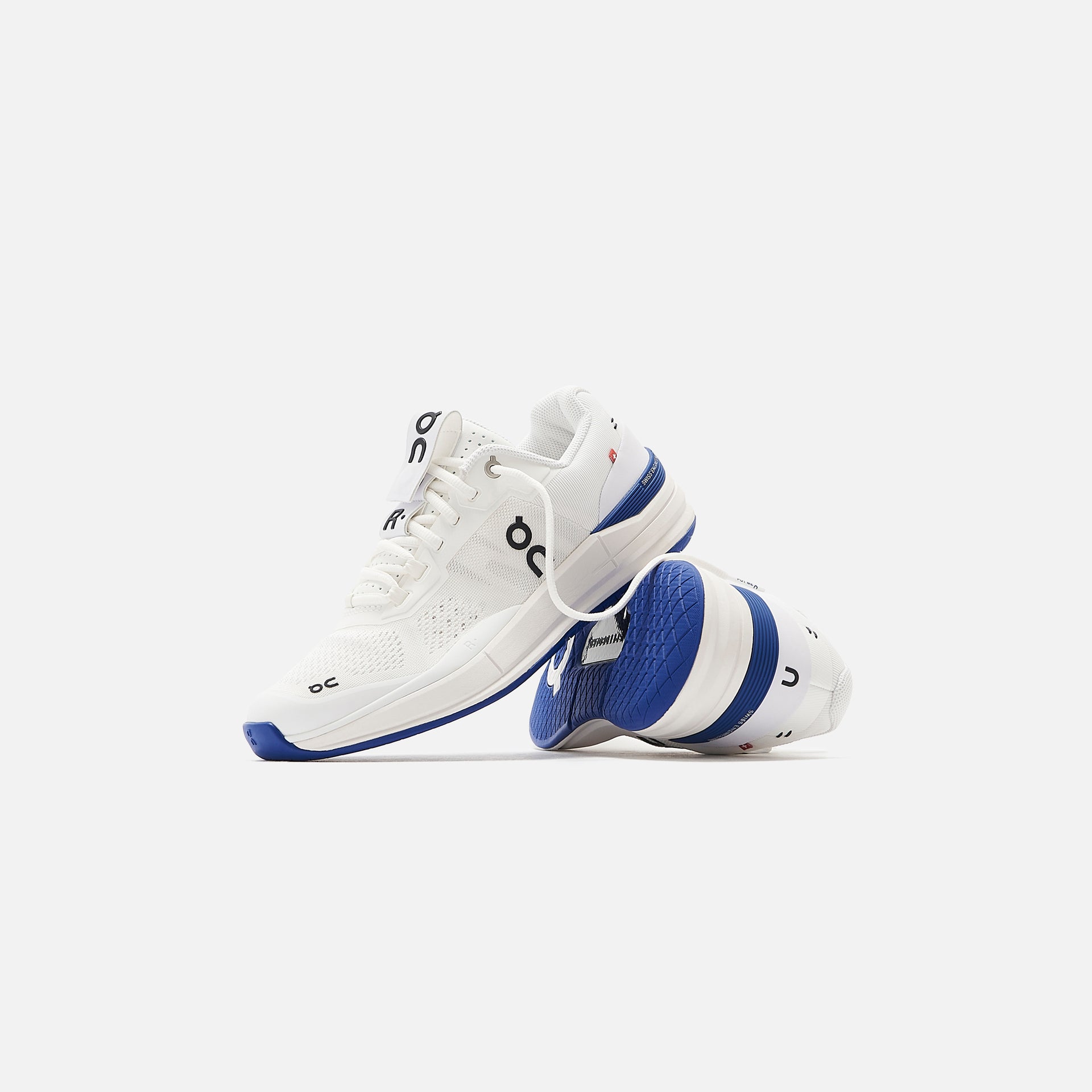 The WMNS Roger Pro by On - White / Indigo